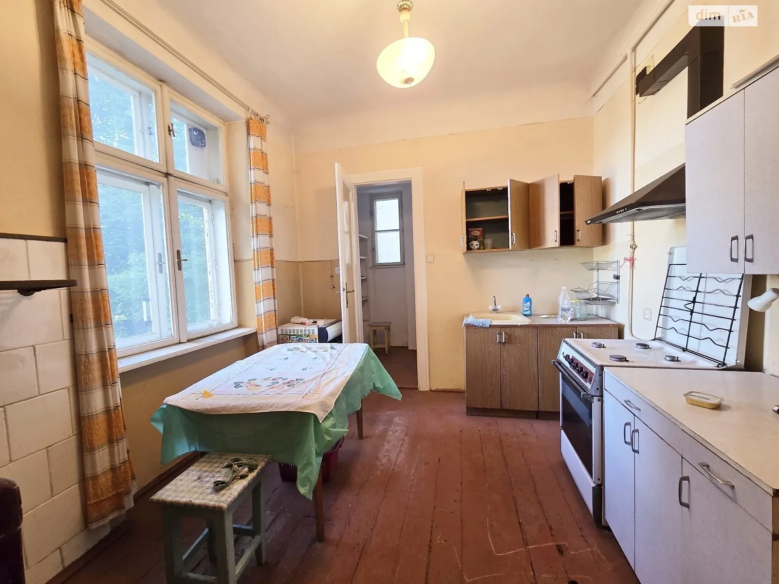 Продается 4-комнатная квартира 105 кв. м в Черновцах, ул. Котляревского Ивана - фото 1