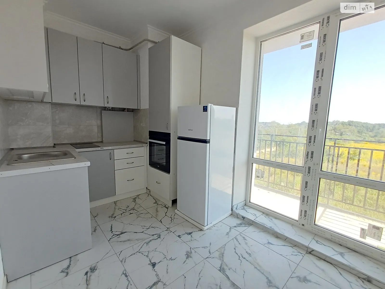 Продается 1-комнатная квартира 38.7 кв. м в Черновцах, пер. Смотрицкий, 14 - фото 1