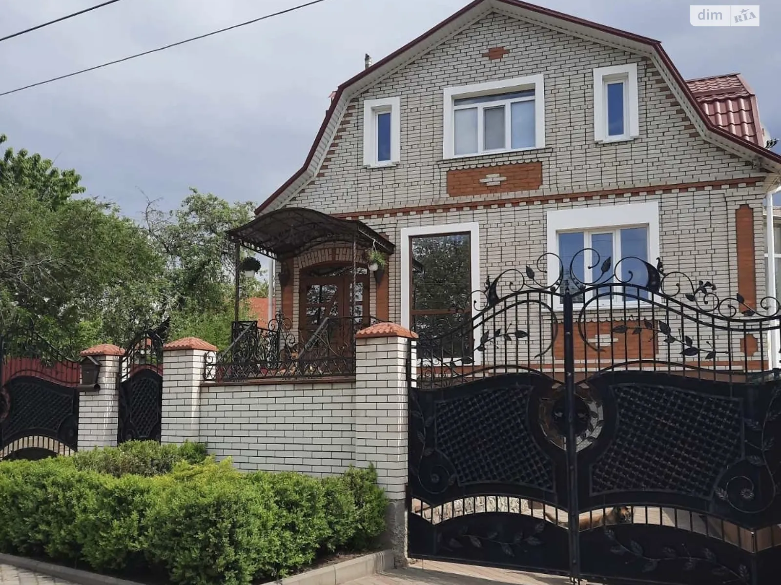 Продается дом на 3 этажа 185.8 кв. м с баней/сауной, цена: 112000 $ - фото 1