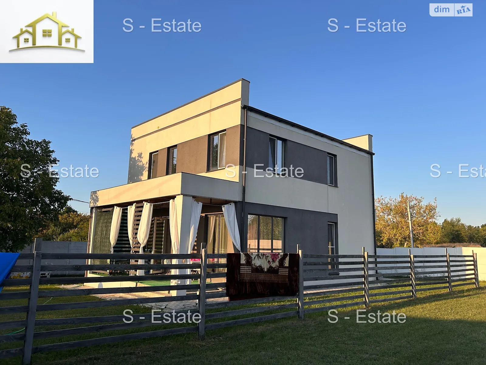 Продается дом на 2 этажа 119.8 кв. м с участком, цена: 150000 $ - фото 1