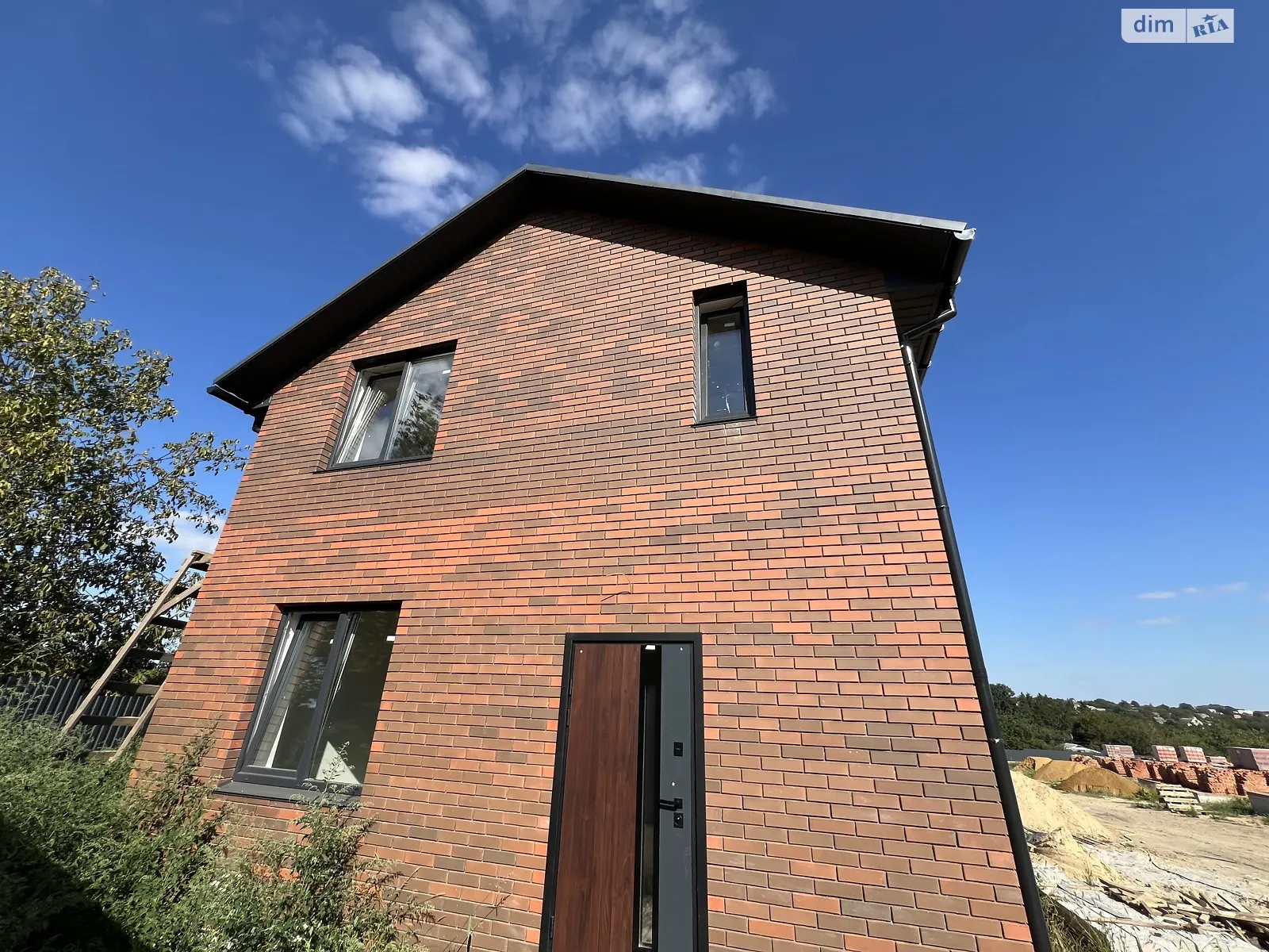 Продается дом на 2 этажа 107 кв. м с камином, цена: 88000 $ - фото 1