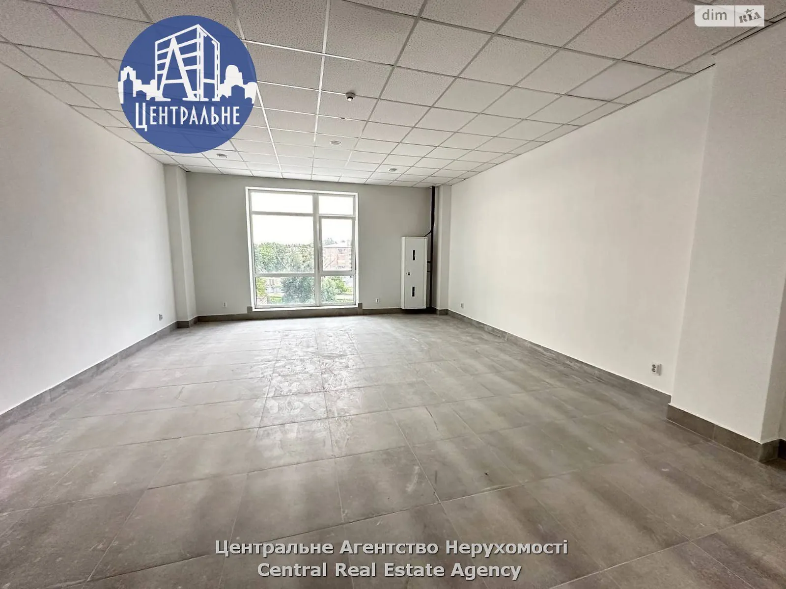Сдается в аренду офис 48 кв. м в бизнес-центре, цена: 576 $ - фото 1