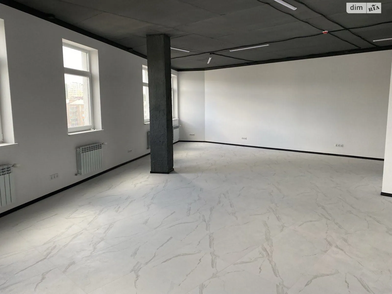 Продается офис 73.4 кв. м в бизнес-центре, цена: 70000 $ - фото 1