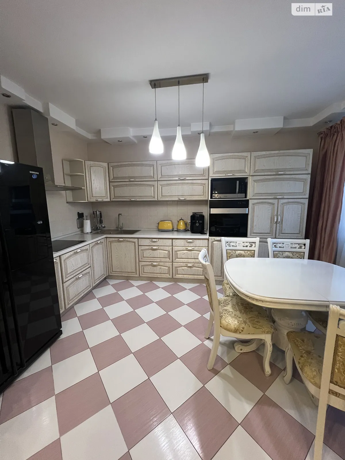 Продается 4-комнатная квартира 117.6 кв. м в Киеве, ул. Волынская, 10 - фото 1