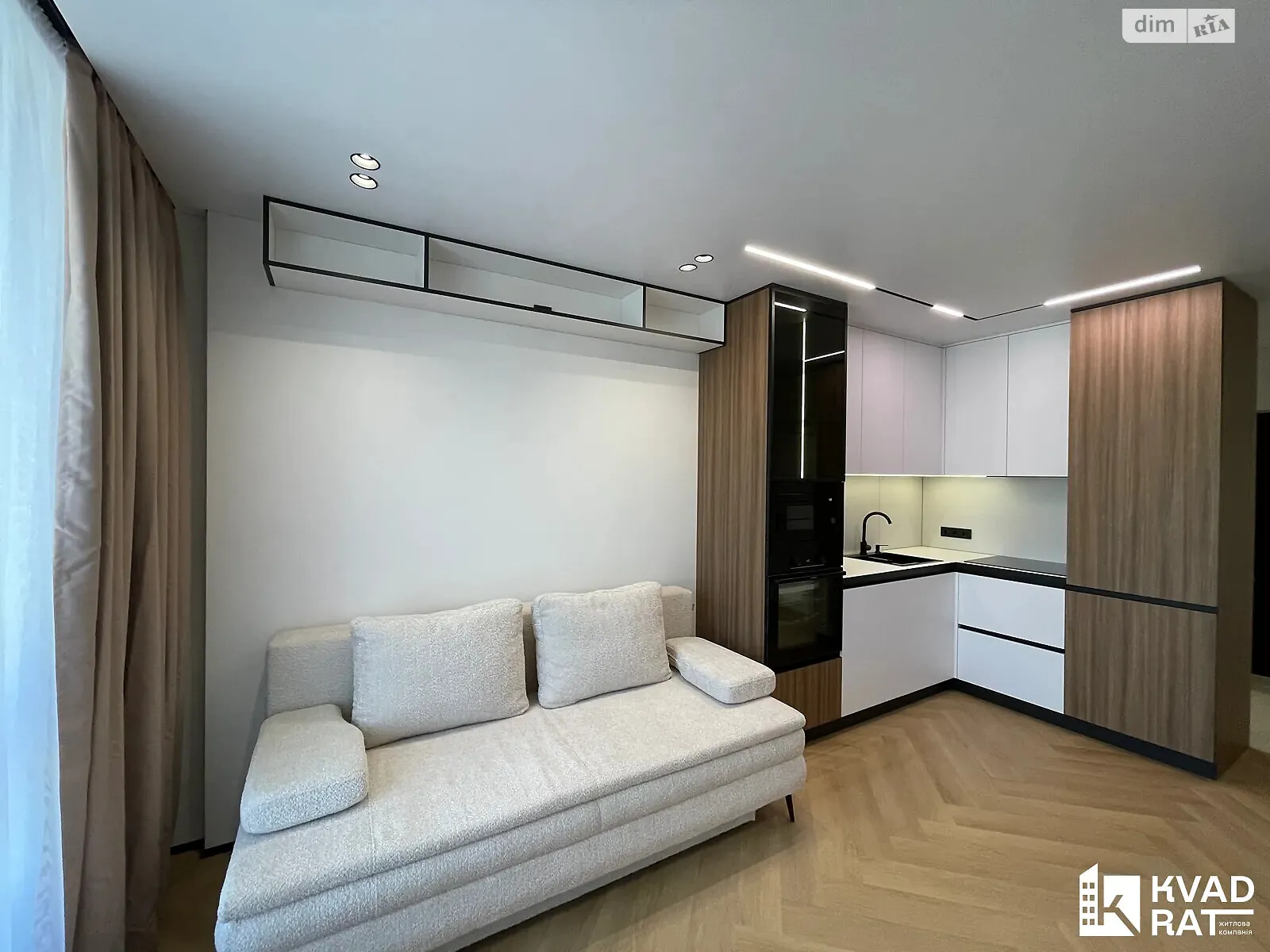 Продается 1-комнатная квартира 39 кв. м в Ивано-Франковске, бул. Южный - фото 1