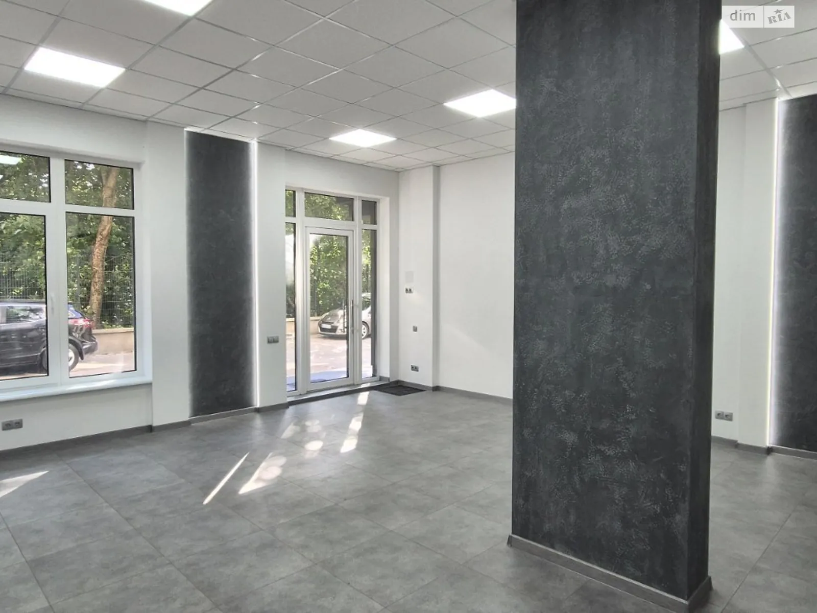 Сдается в аренду помещения свободного назначения 44 кв. м в 11-этажном здании, цена: 380 $ - фото 1