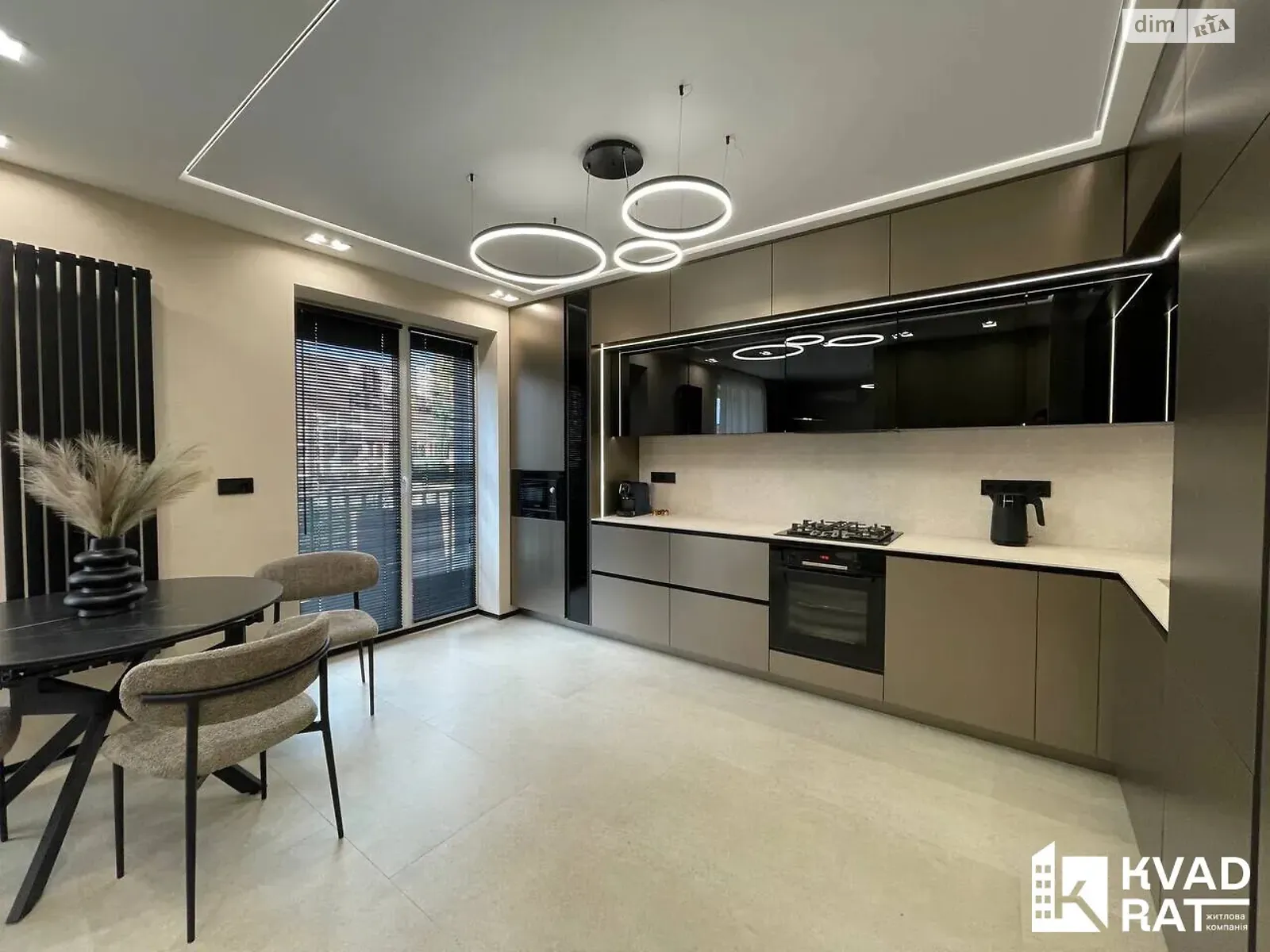 Продается 3-комнатная квартира 94 кв. м в Ивано-Франковске, ул. Юліана Пелеша(Крайковского), 4 - фото 1