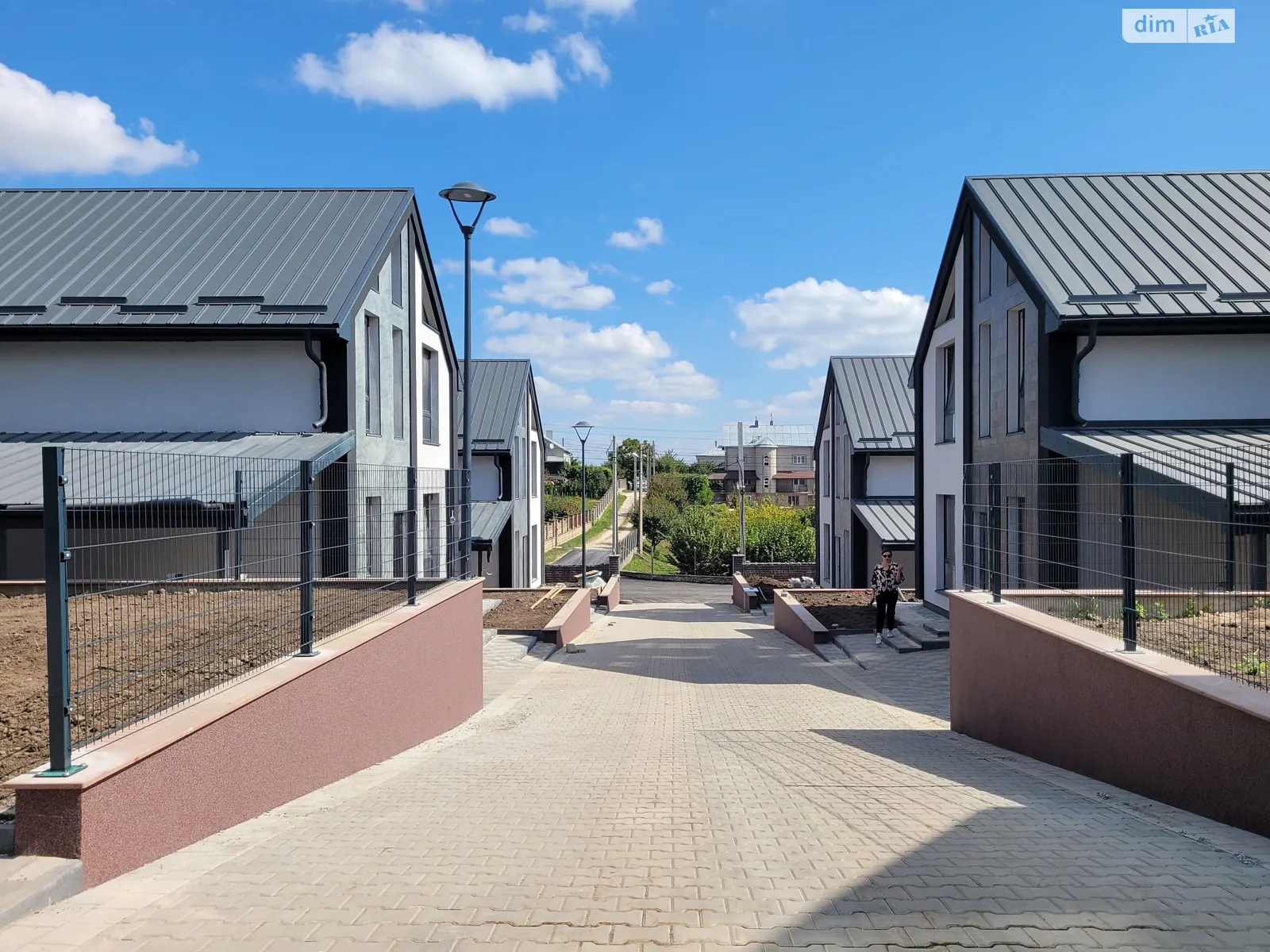 Продается дом на 2 этажа 118 кв. м с верандой, цена: 100000 $ - фото 1