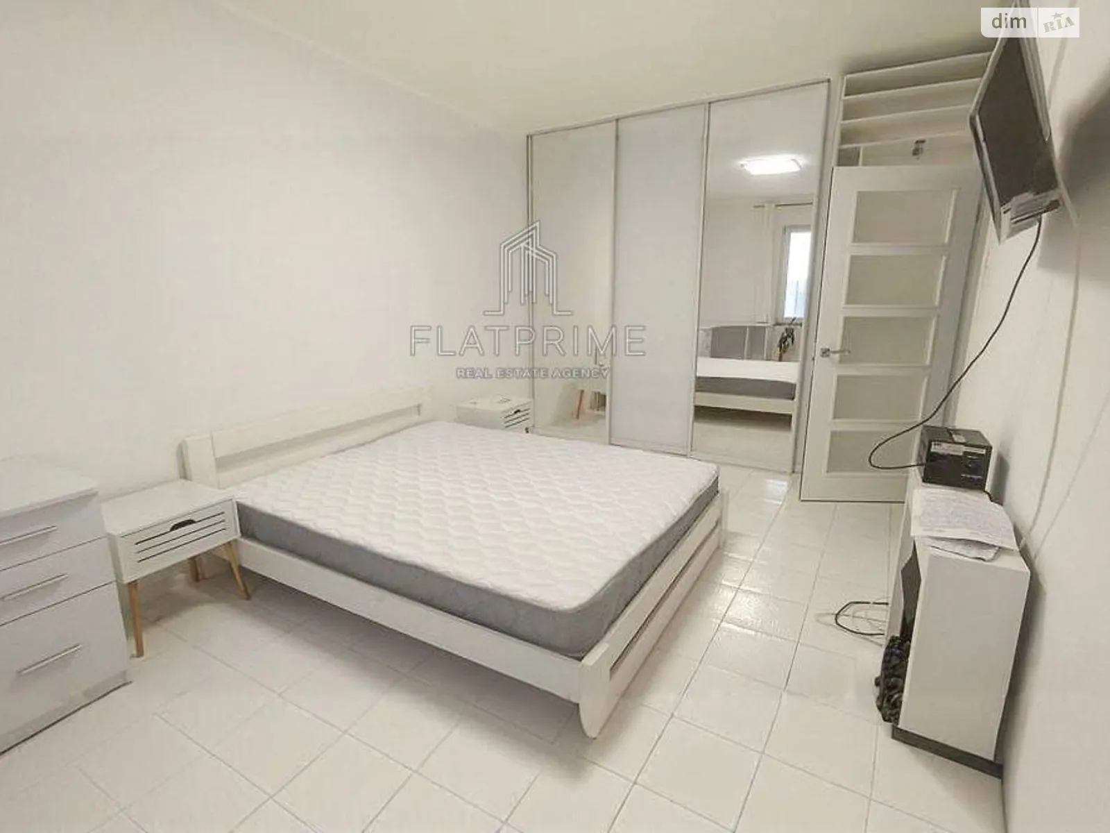 Продается 2-комнатная квартира 75 кв. м в Киеве, ул. Милославская, 2 - фото 1