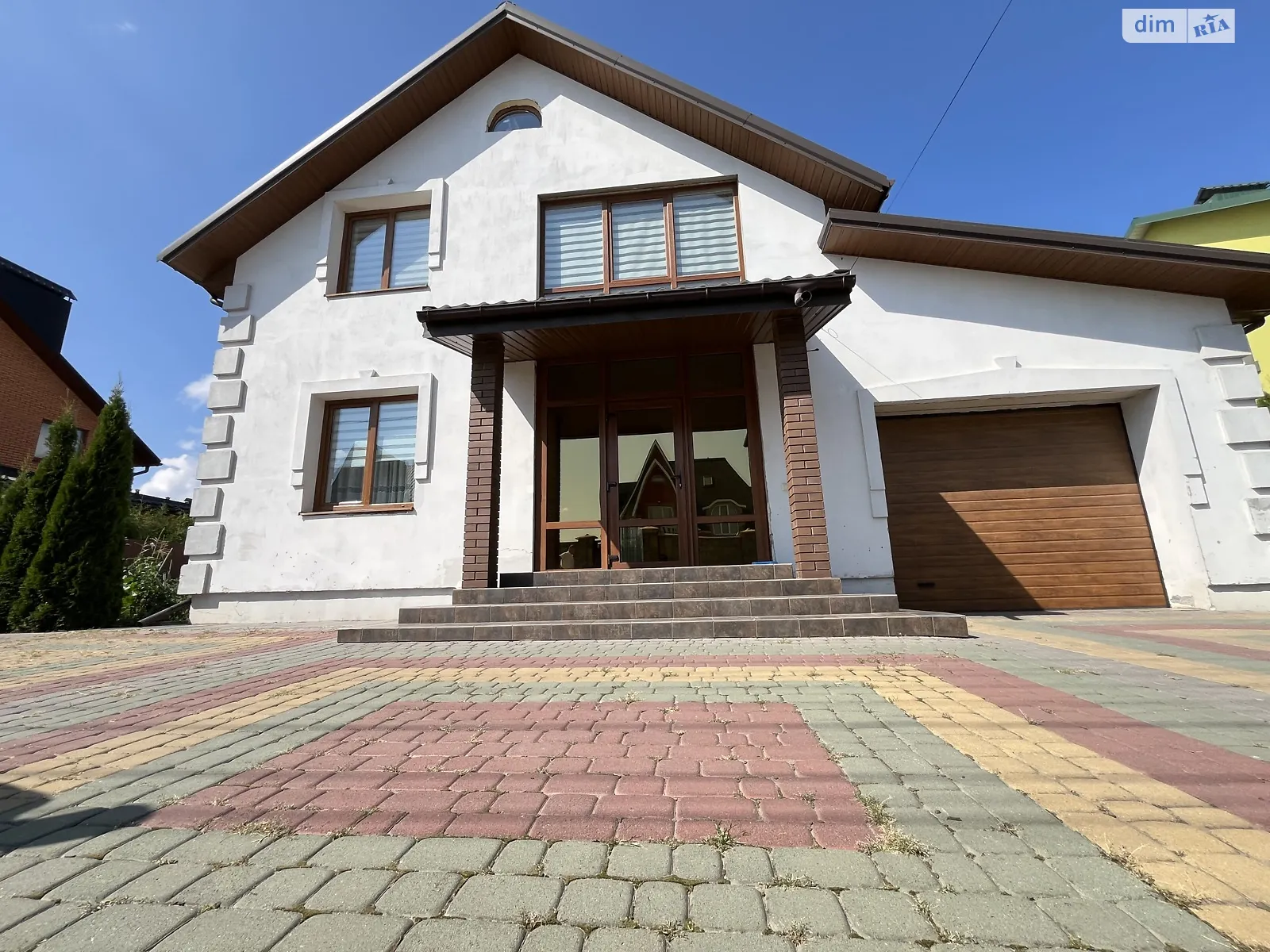 Продается дом на 2 этажа 186 кв. м с камином, цена: 220000 $ - фото 1