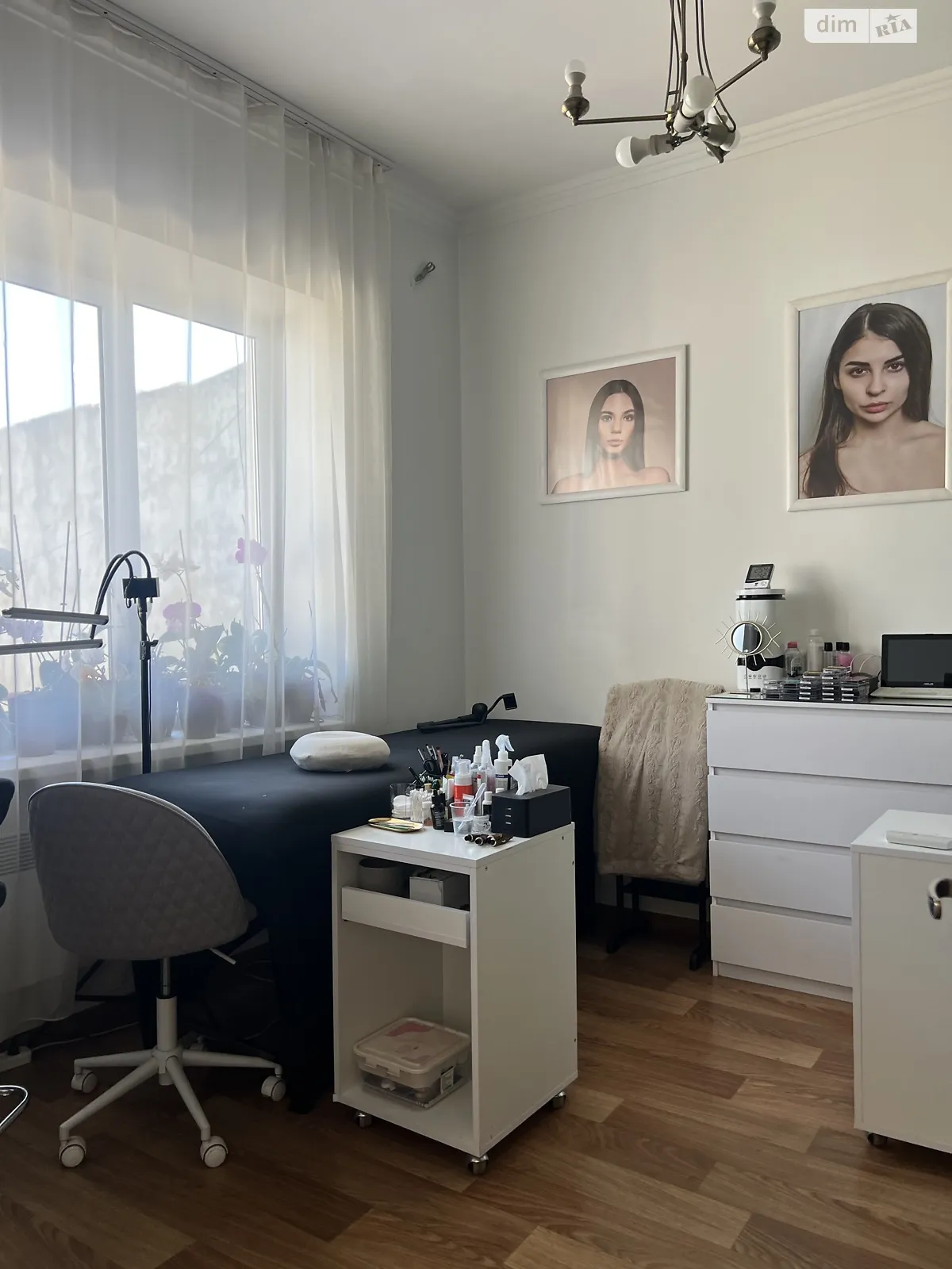 Сдается в аренду офис 39 кв. м в бизнес-центре, цена: 450 $ - фото 1