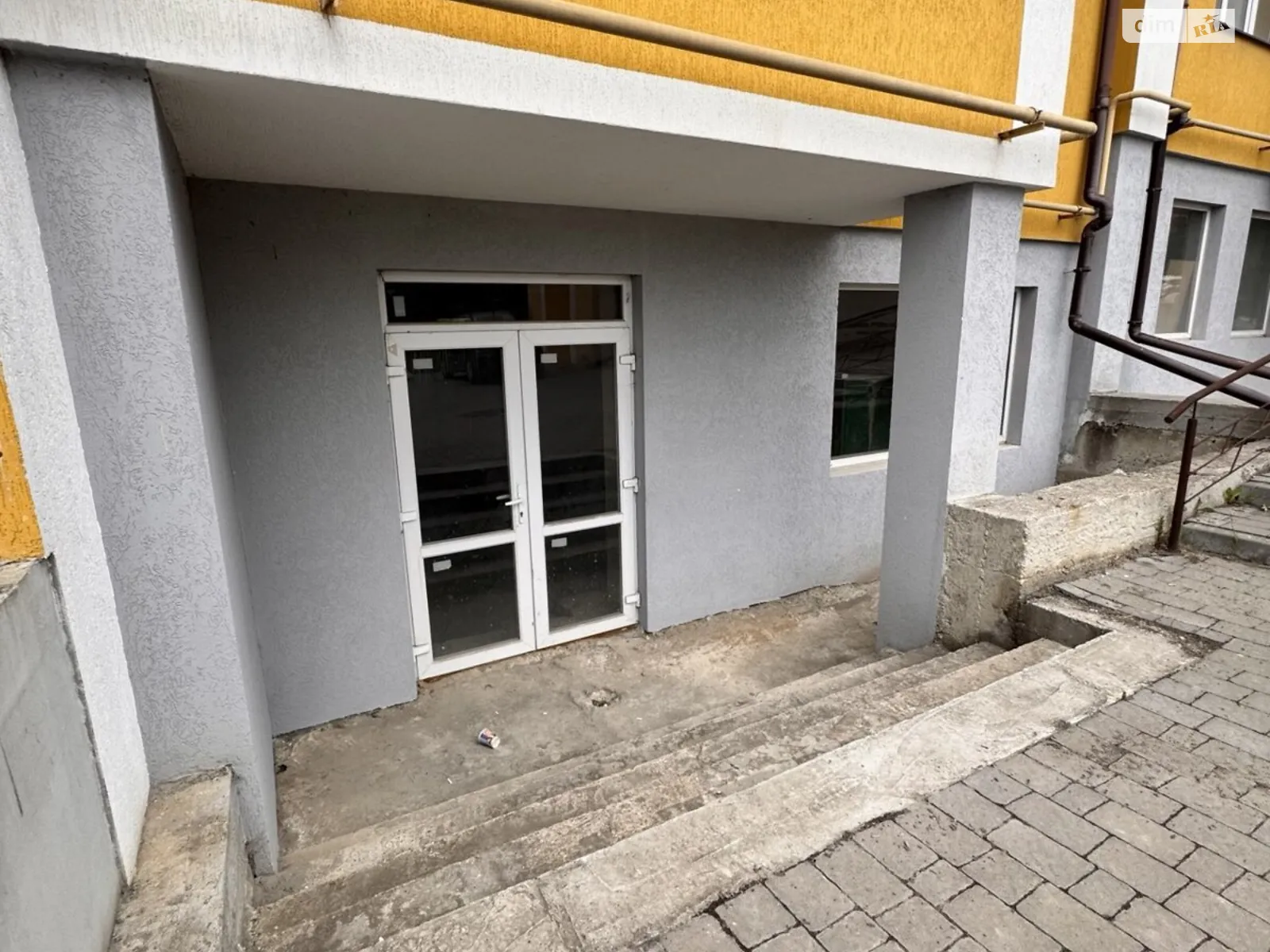 Сдается в аренду помещения свободного назначения 120 кв. м в 6-этажном здании, цена: 250 $ - фото 1