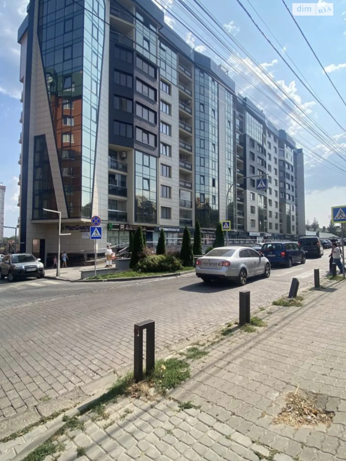 Продается 3-комнатная квартира 97 кв. м в Черновцах, ул. Владимира Великого(Герцена), 2В - фото 1