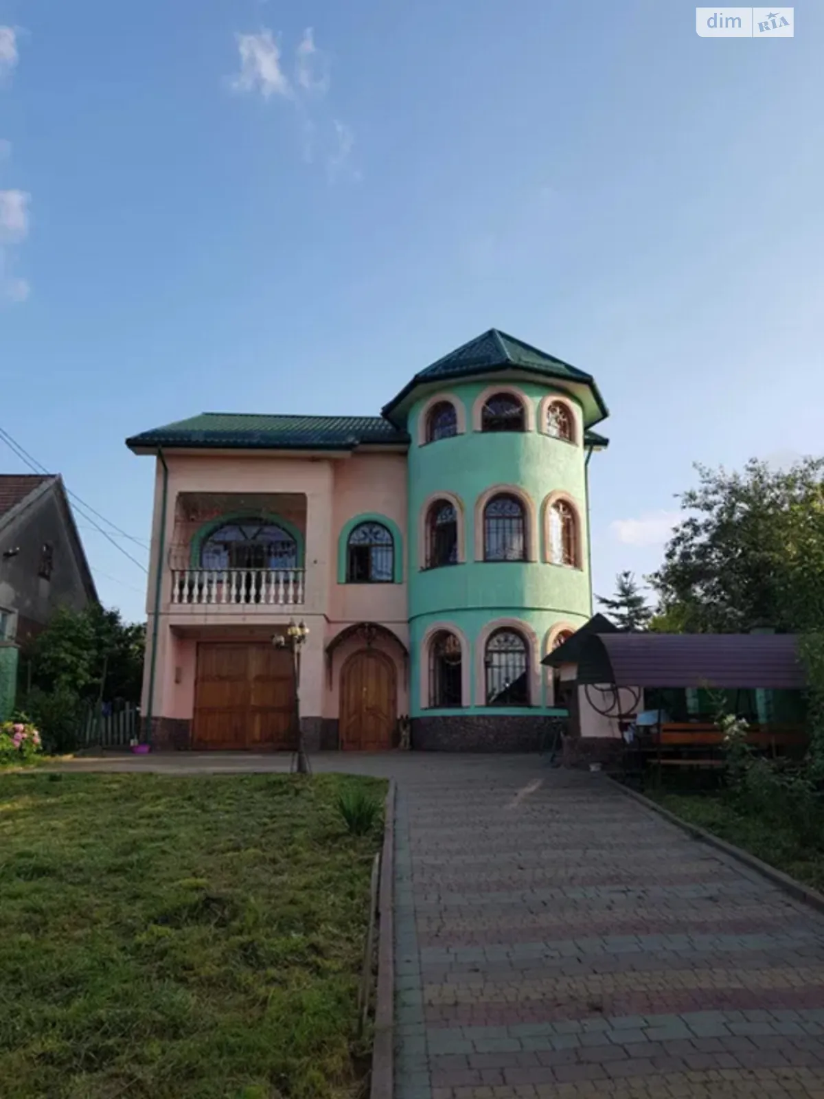 Продається будинок 3 поверховий 188 кв. м з банею/сауною, вул. Сонячна - фото 1