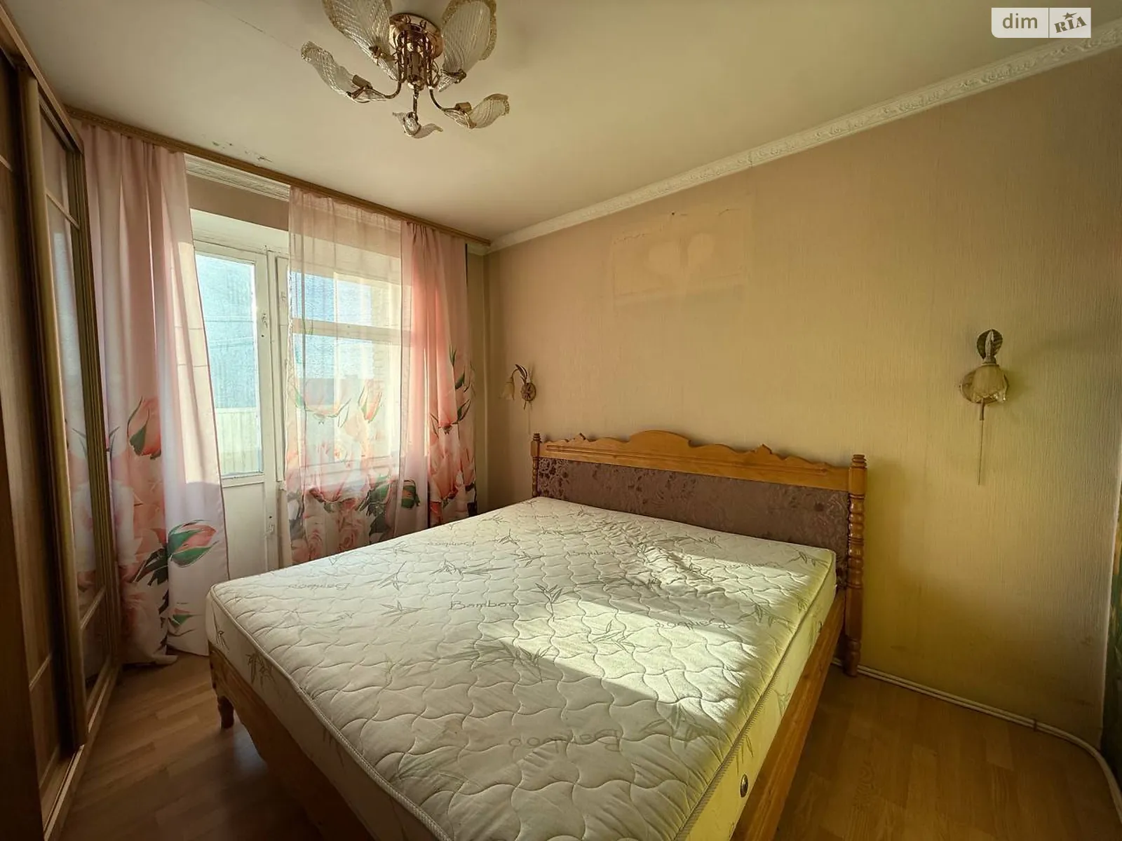 Продается 4-комнатная квартира 82.5 кв. м в Новояворовске, ул. Сечевых Стрельцов - фото 1