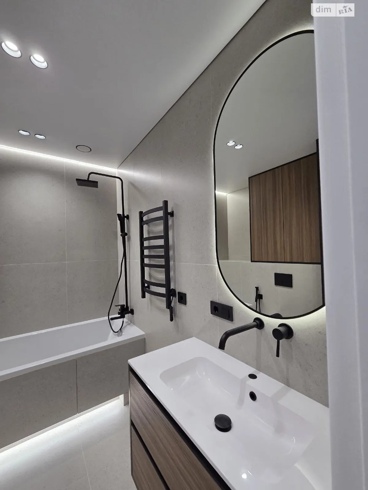 Продается 1-комнатная квартира 40 кв. м в Ивано-Франковске, ул. Бельведерська, 32Б - фото 1