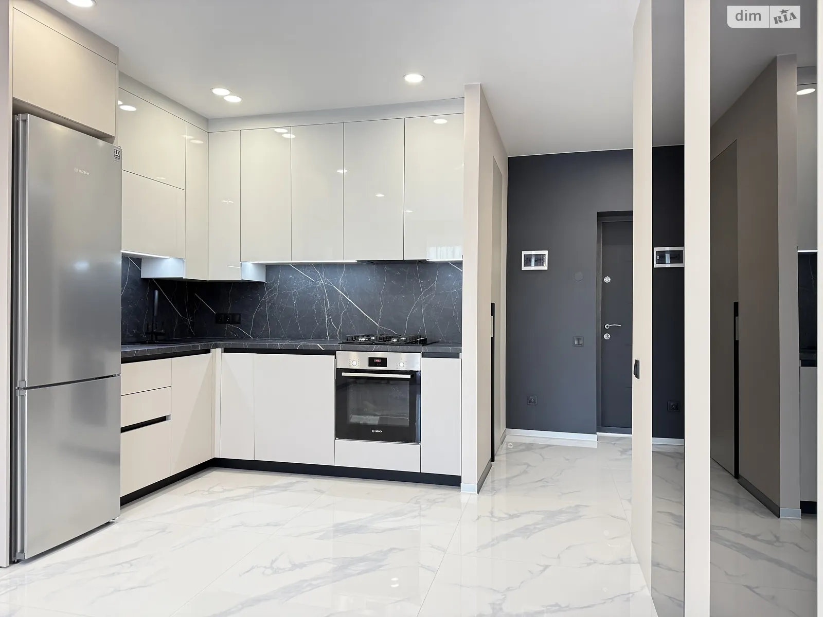 Продается 1-комнатная квартира 45 кв. м в Ровно, ул. Студенческая, 24 - фото 1