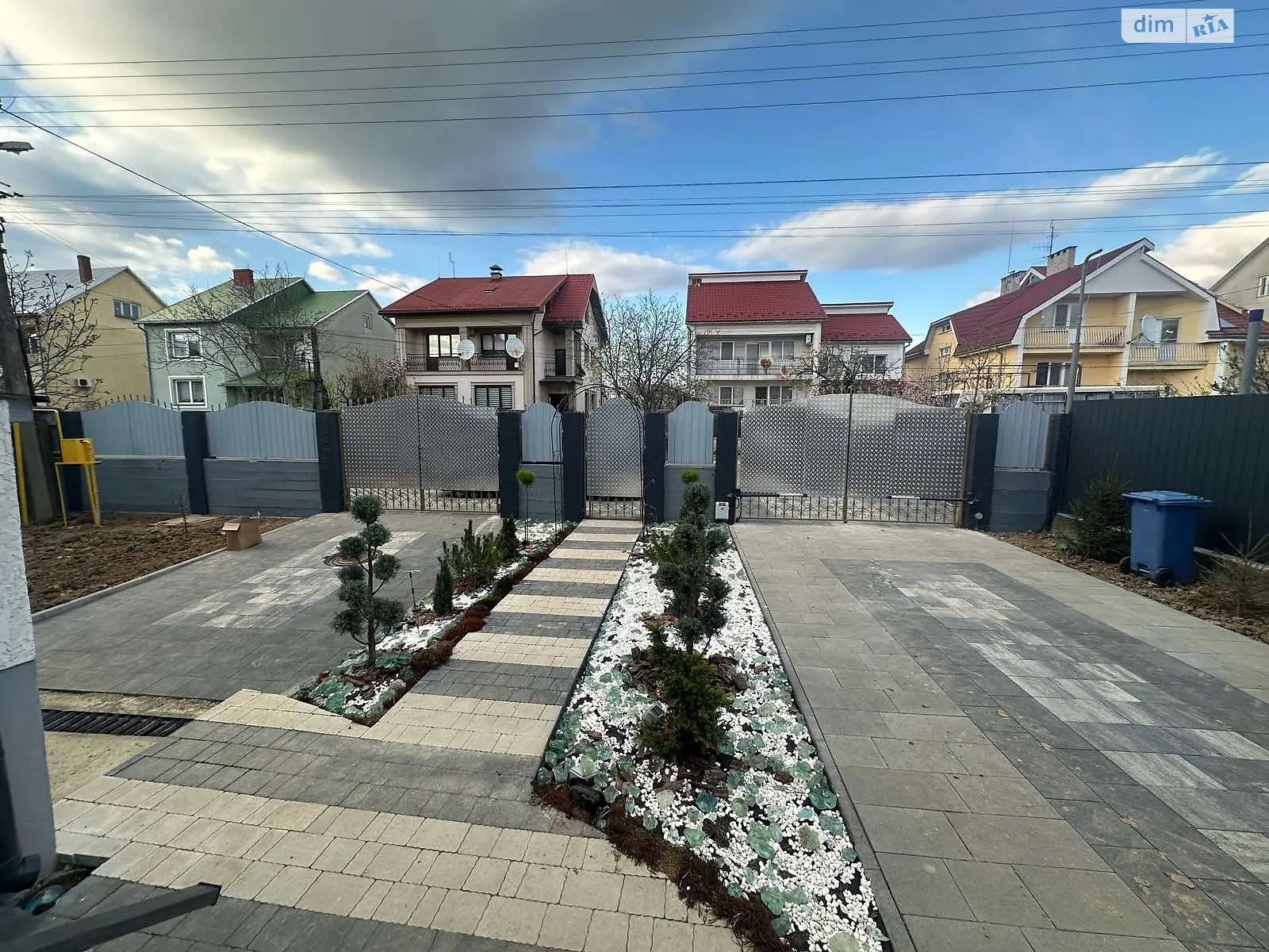 Продається будинок 2 поверховий 300 кв. м з верандою, цена: 235000 $ - фото 1