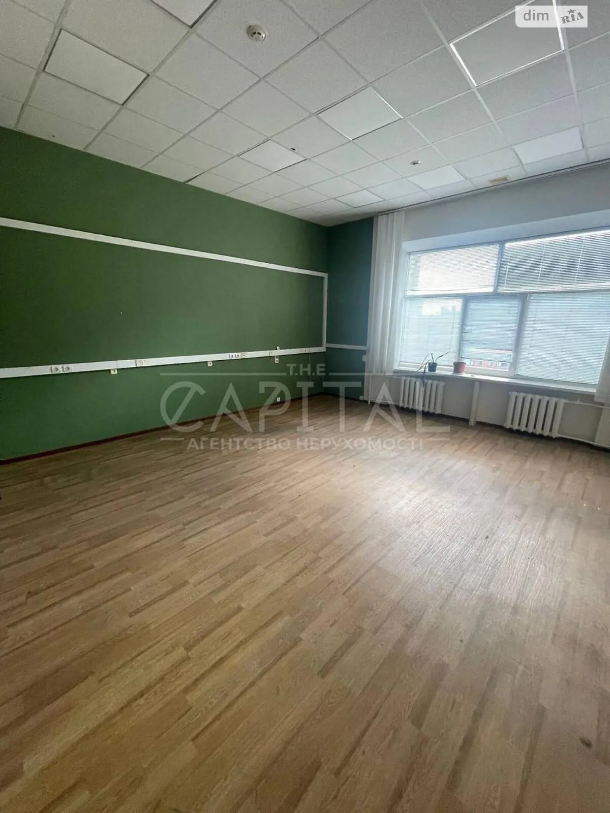 Сдается в аренду офис 143 кв. м в бизнес-центре, цена: 1350 $ - фото 1
