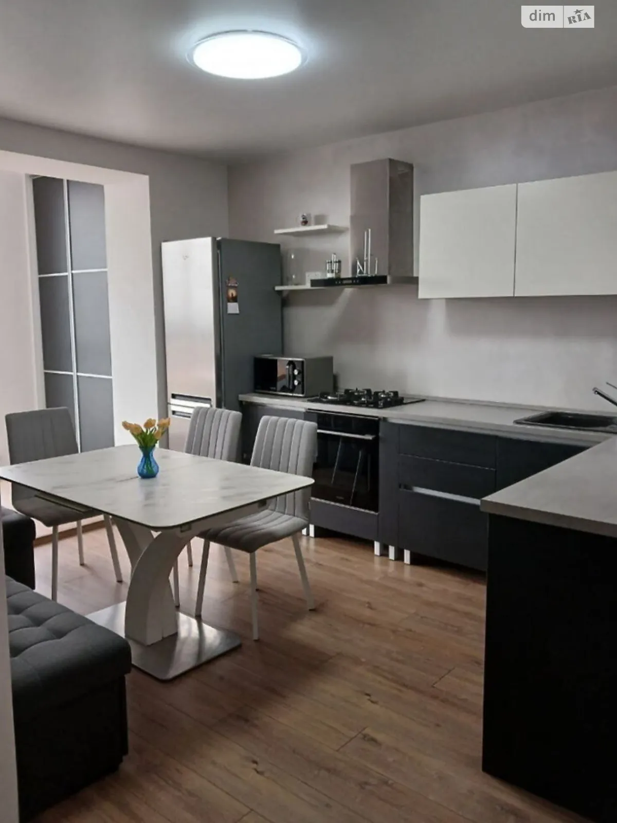 Продається 2-кімнатна квартира 67 кв. м у Дніпрі, вул. Високовольтна, 14А - фото 1