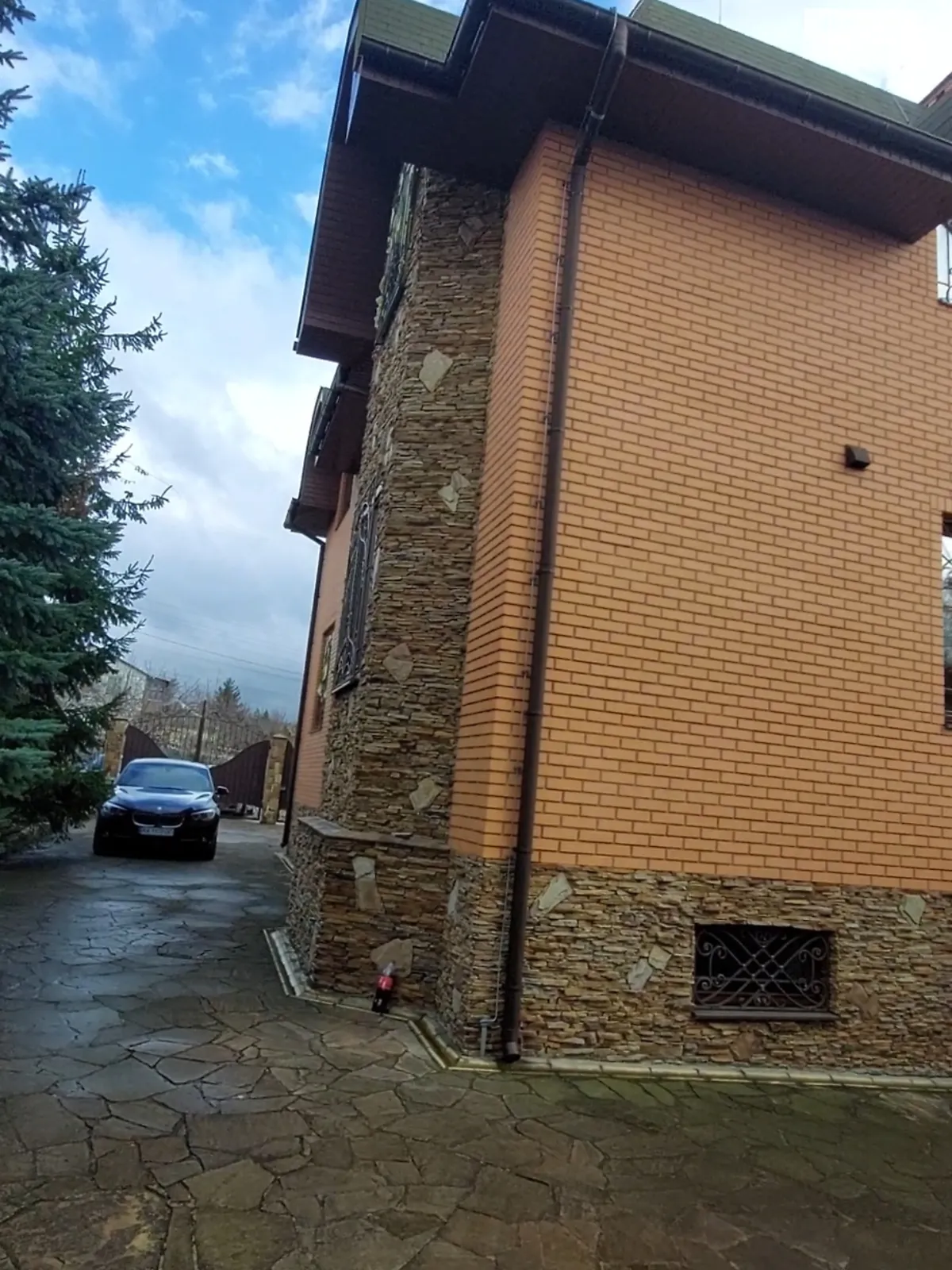 Продается дом на 2 этажа 298 кв. м с бассейном, цена: 450000 $ - фото 1