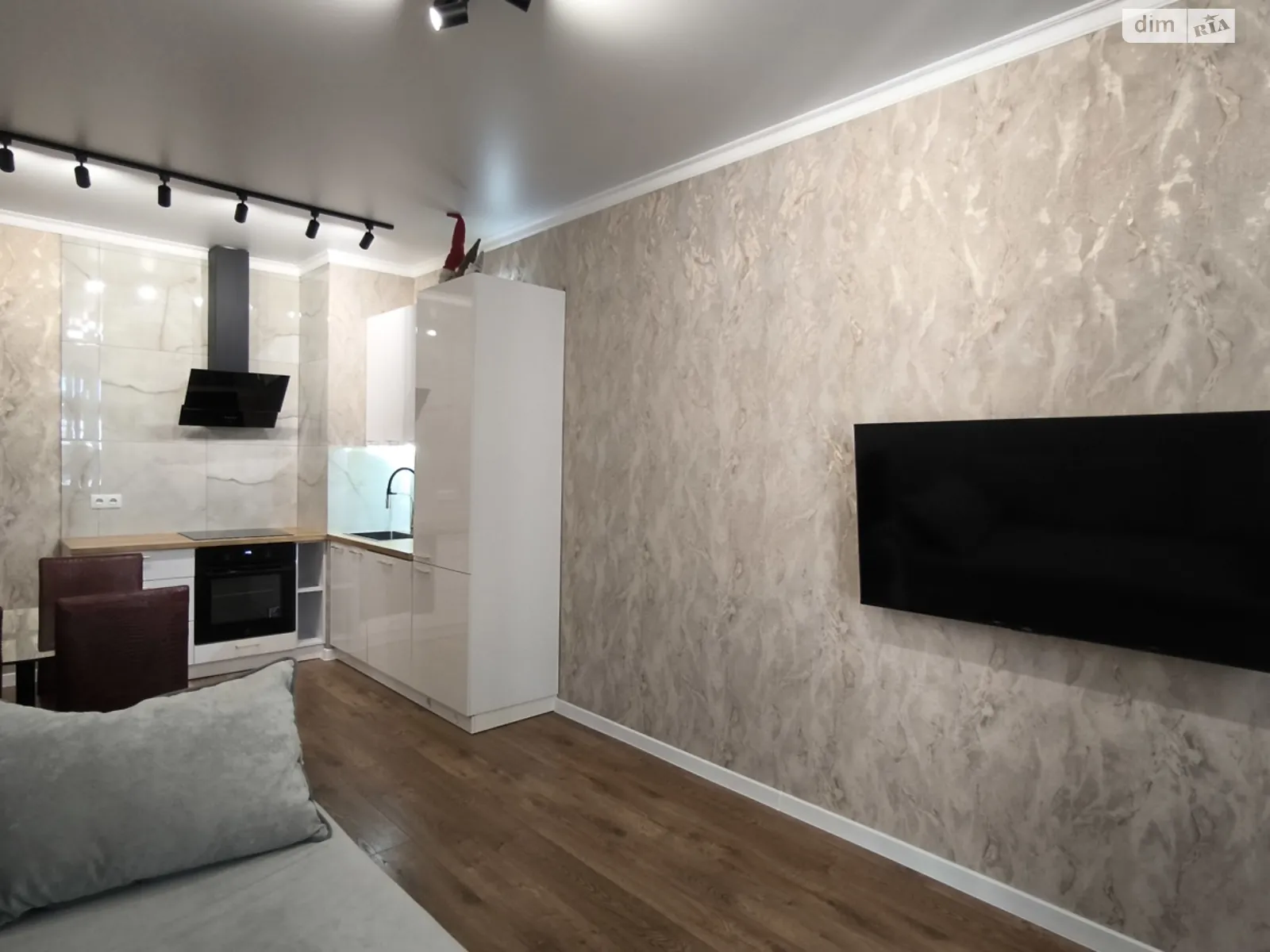 Продается 1-комнатная квартира 43 кв. м в Одессе, Фонтанская дор. - фото 1