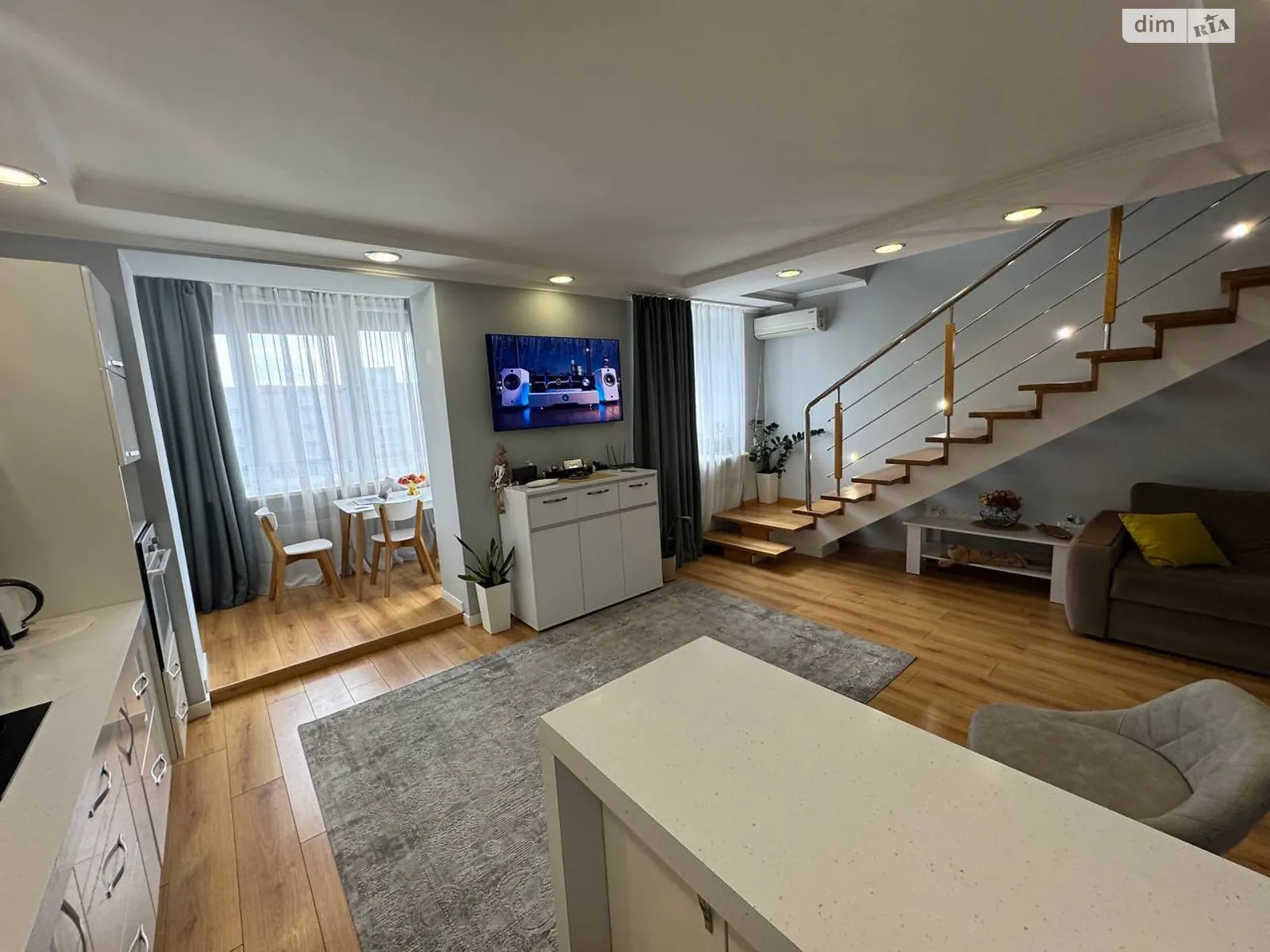 Продается 3-комнатная квартира 107.3 кв. м в Хмельницком, ул. Заречанская, 11Б - фото 1