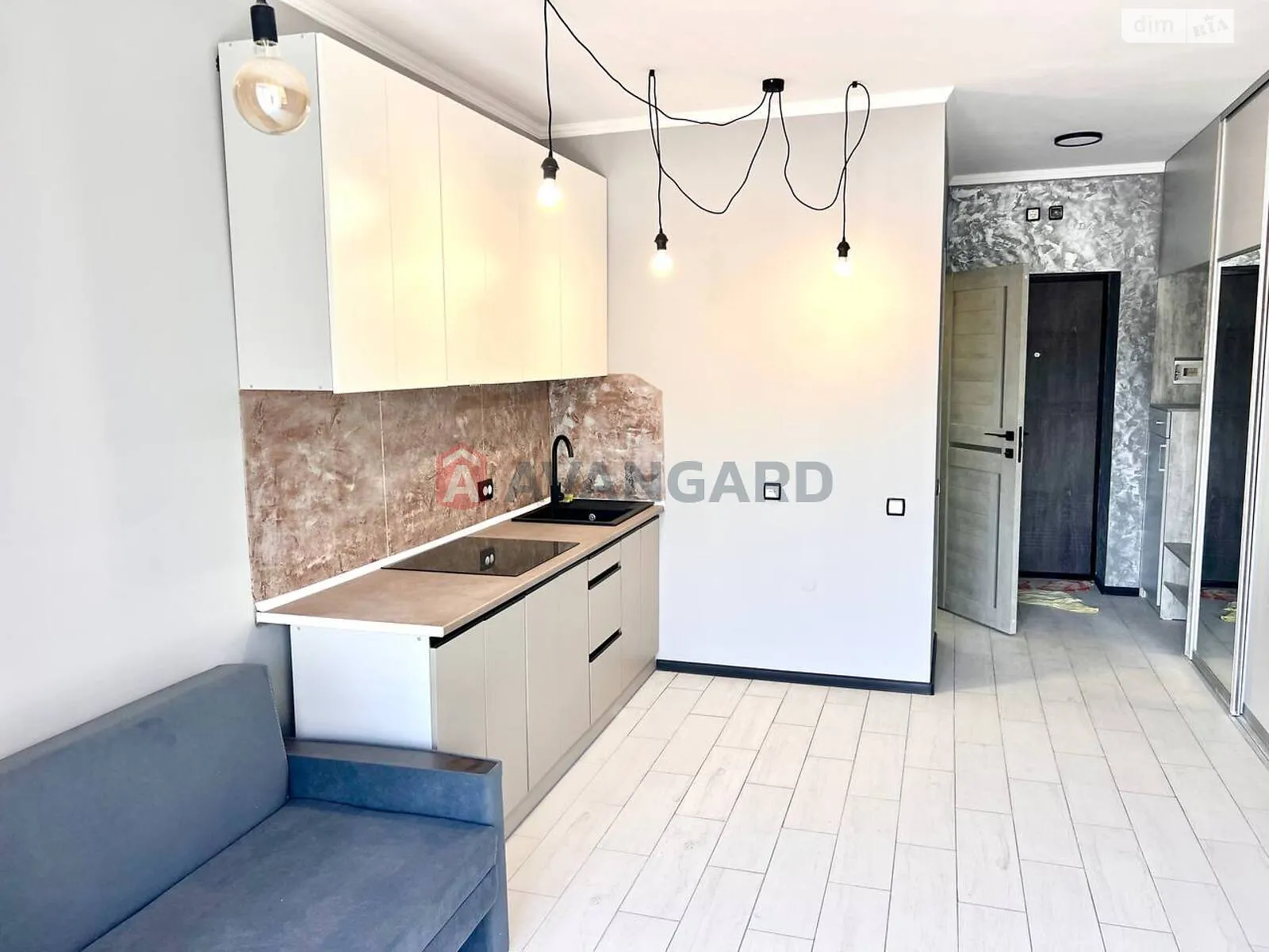 Продается 1-комнатная квартира 42 кв. м в Черкассах, ул. Сенная(Добровольского), 32 - фото 1