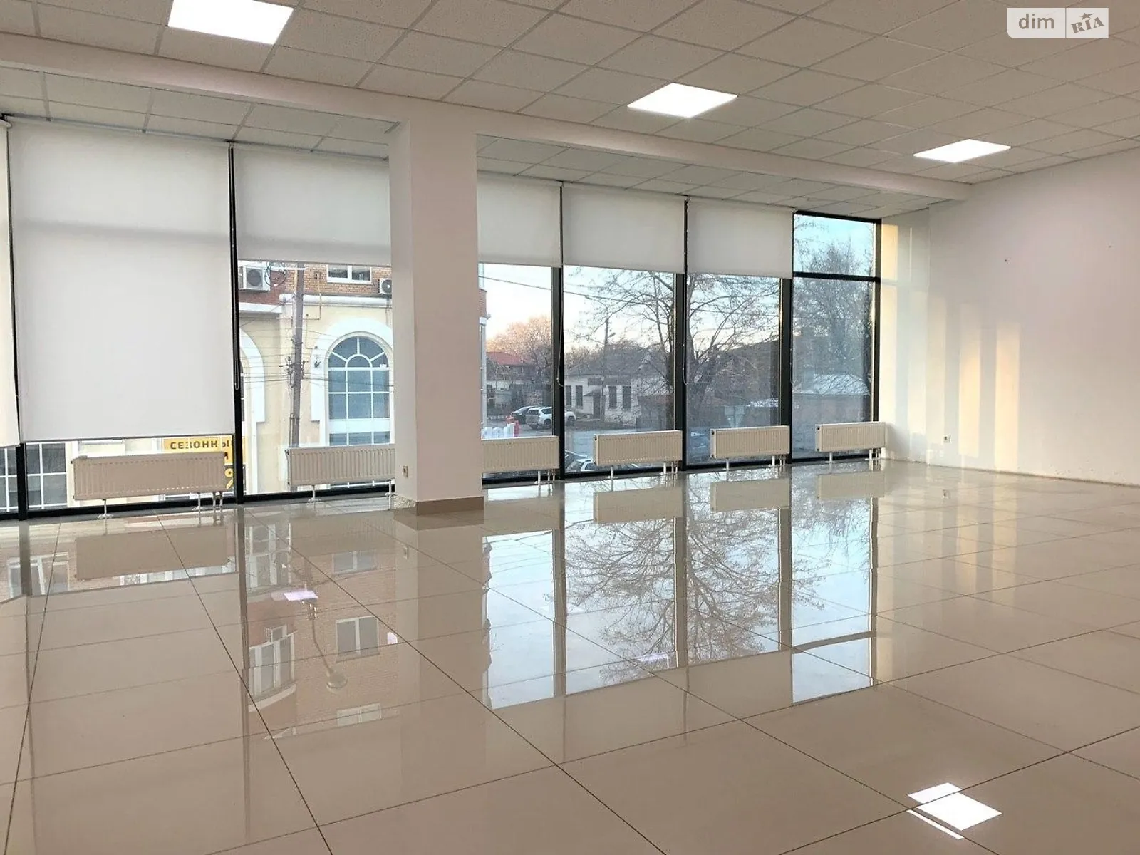 Сдается в аренду офис 130 кв. м в бизнес-центре, цена: 26000 грн - фото 1