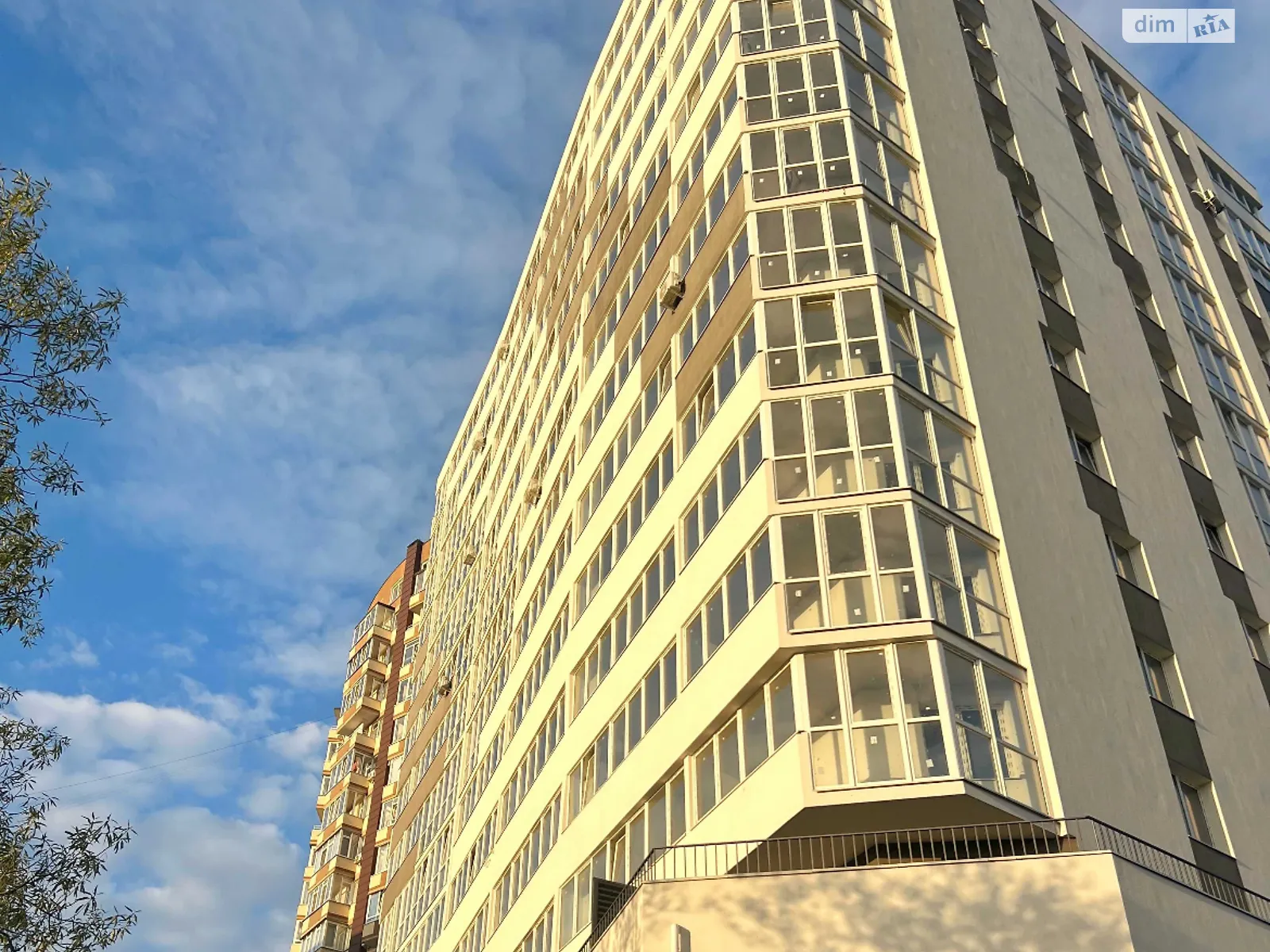 Продается 1-комнатная квартира 53 кв. м в Львове, ул. Бережанская, 56 - фото 1