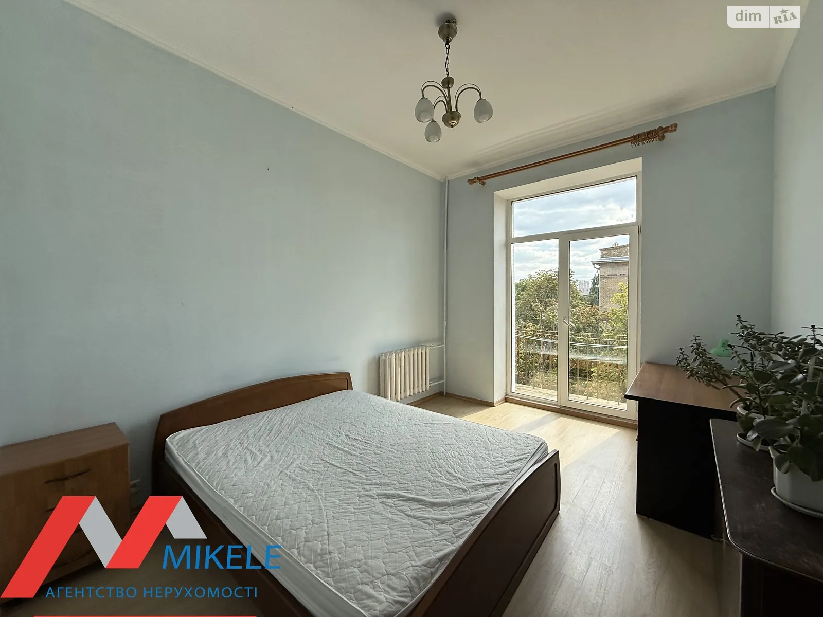 Продається 3-кімнатна квартира 70.4 кв. м у Києві, вул. Лондонська(Пітерська), 2 - фото 1