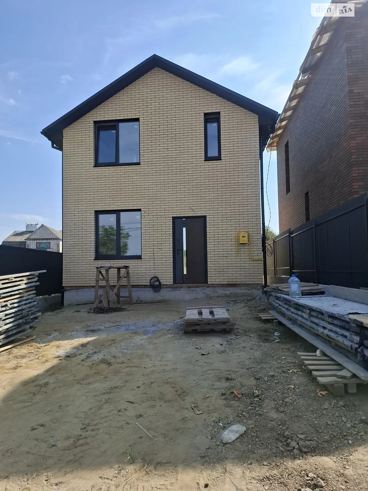 Продается дом на 2 этажа 120 кв. м с террасой, цена: 89000 $ - фото 1