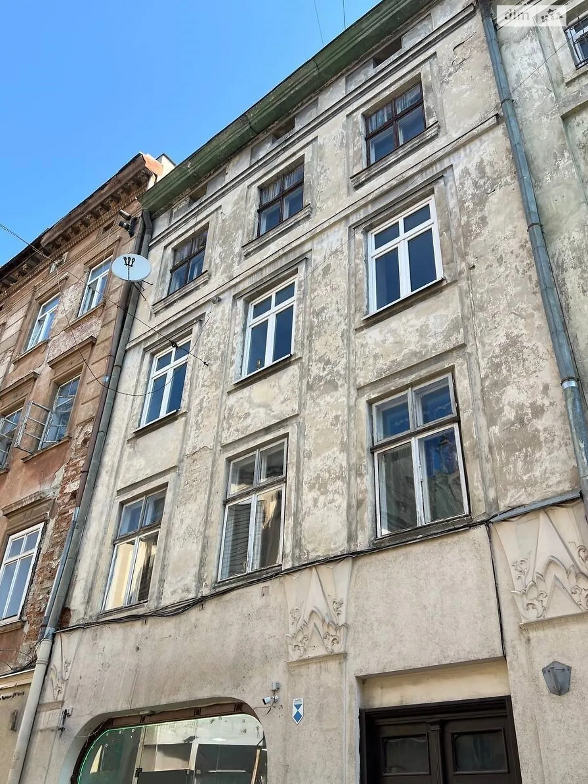 Продается 2-комнатная квартира 64 кв. м в Львове, пл. Галицкая - фото 1