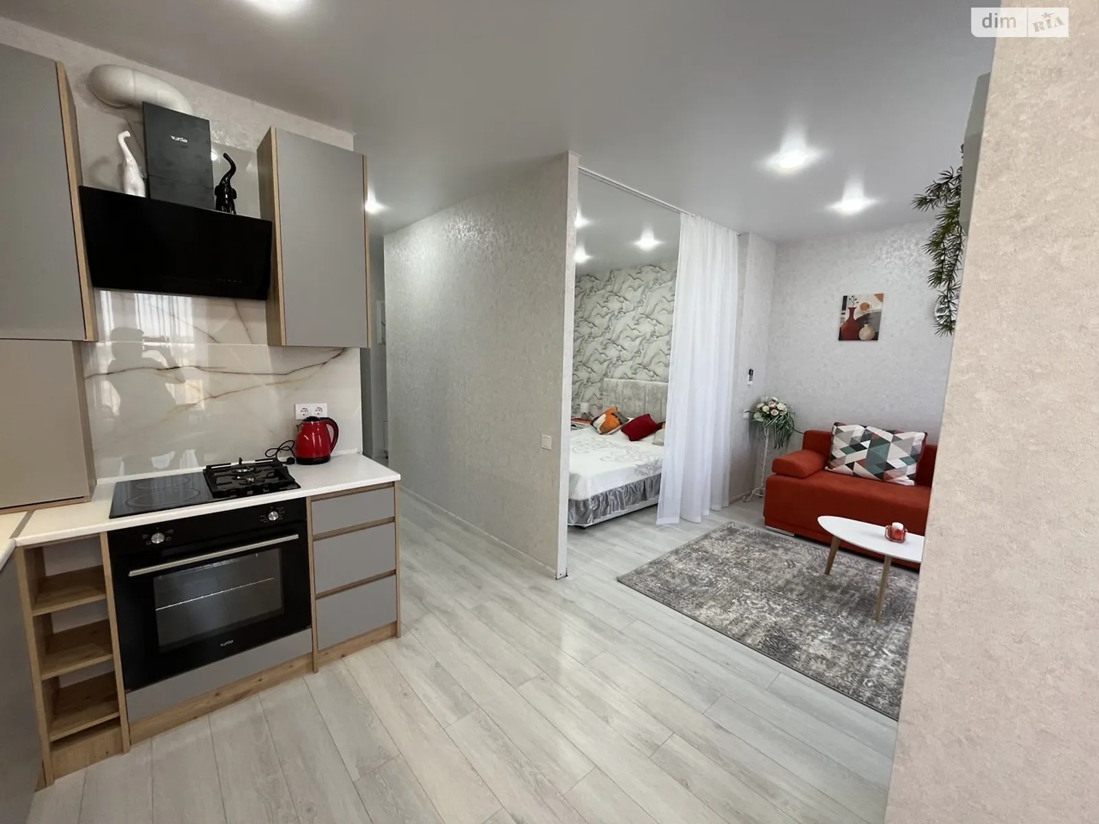 Продается 1-комнатная квартира 39.6 кв. м в Фонтанке, ул. Чехова - фото 1