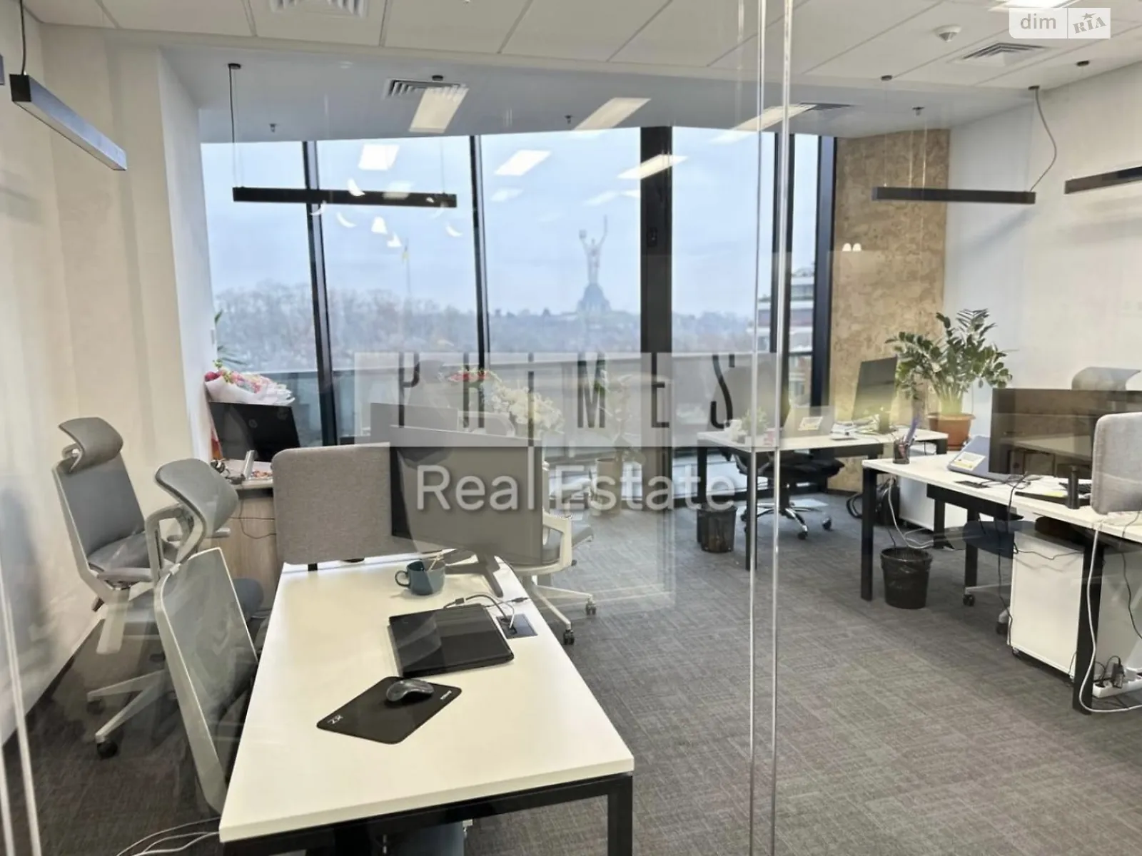 Сдается в аренду офис 370 кв. м в бизнес-центре, цена: 18500 $ - фото 1