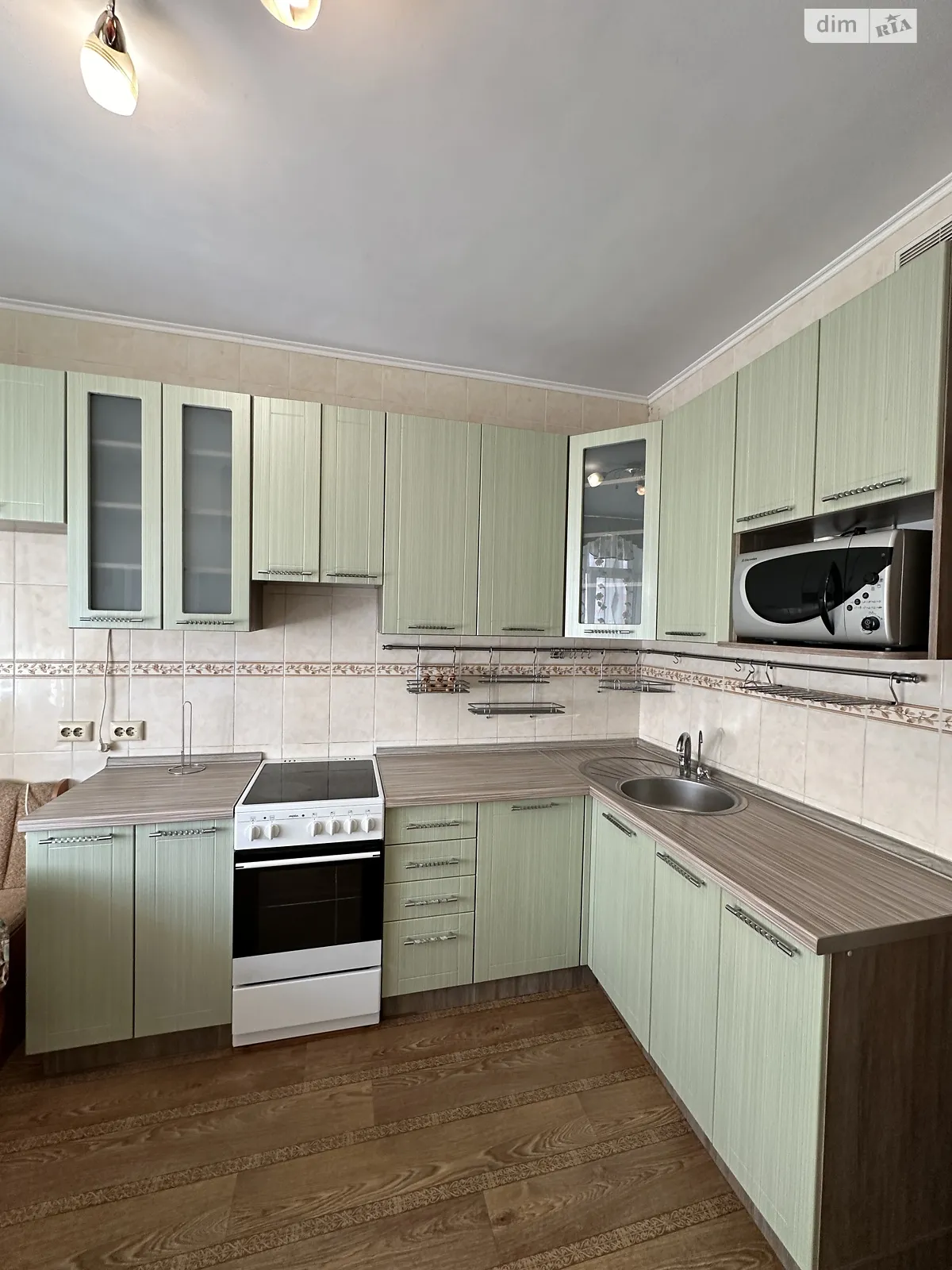 Здається в оренду 1-кімнатна квартира 52 кв. м у Києві, вул. Олени Пчілки, 5 - фото 1