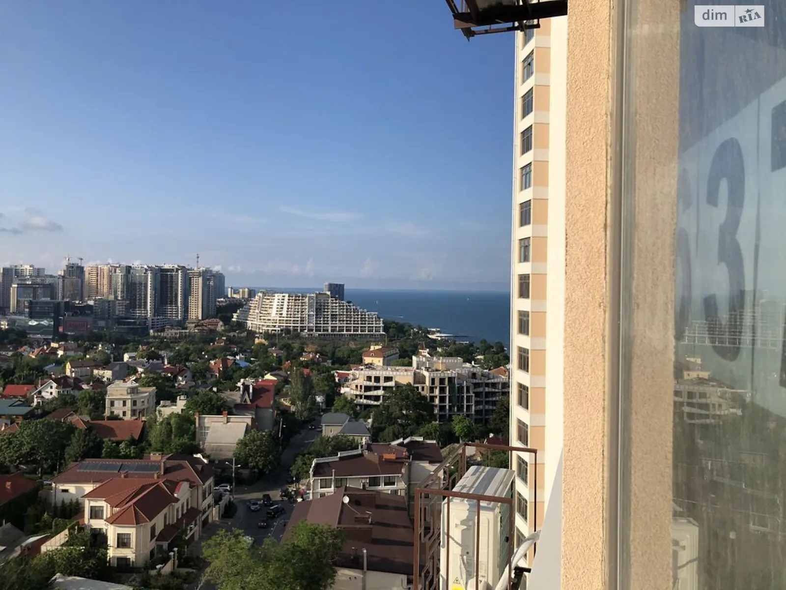 Продается 1-комнатная квартира 44 кв. м в Одессе, ул. Педагогическая, 23Б - фото 1