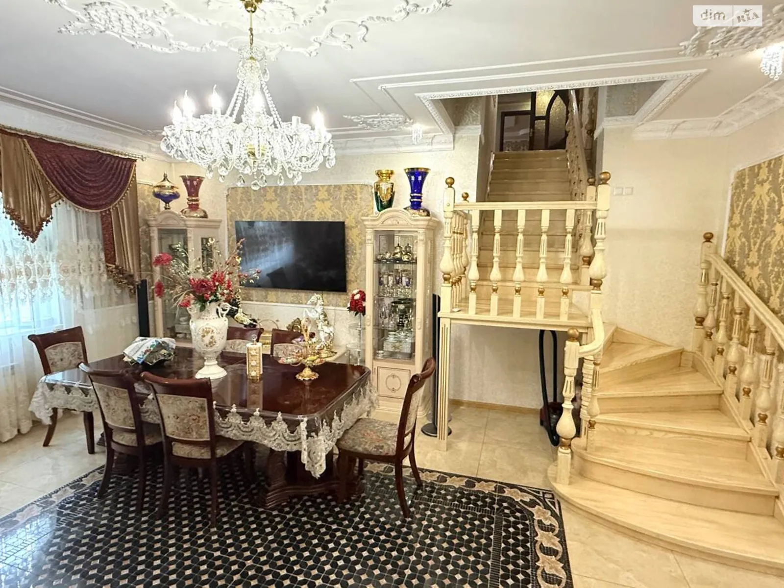 Сдается в аренду дом на 2 этажа 150 кв. м с балконом, цена: 1499 $ - фото 1