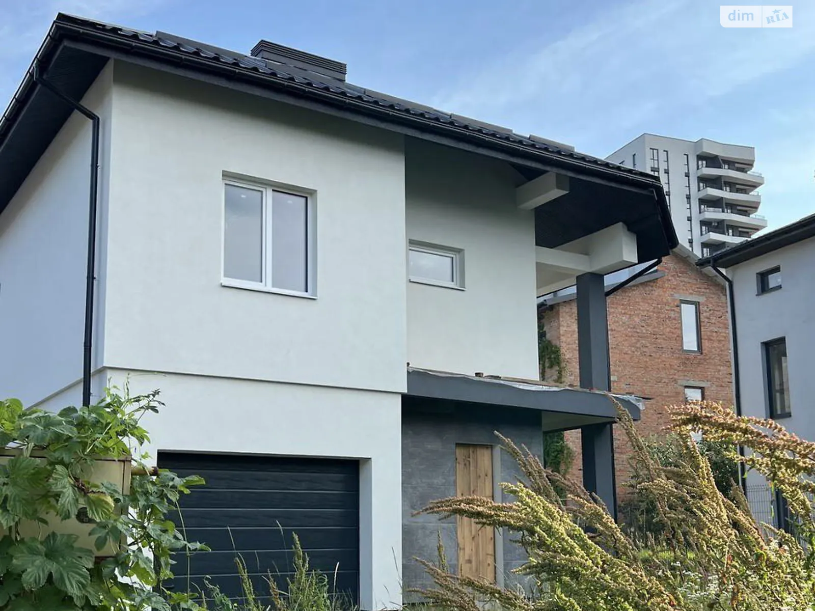 Продается дом на 2 этажа 200 кв. м с балконом, цена: 290000 $ - фото 1