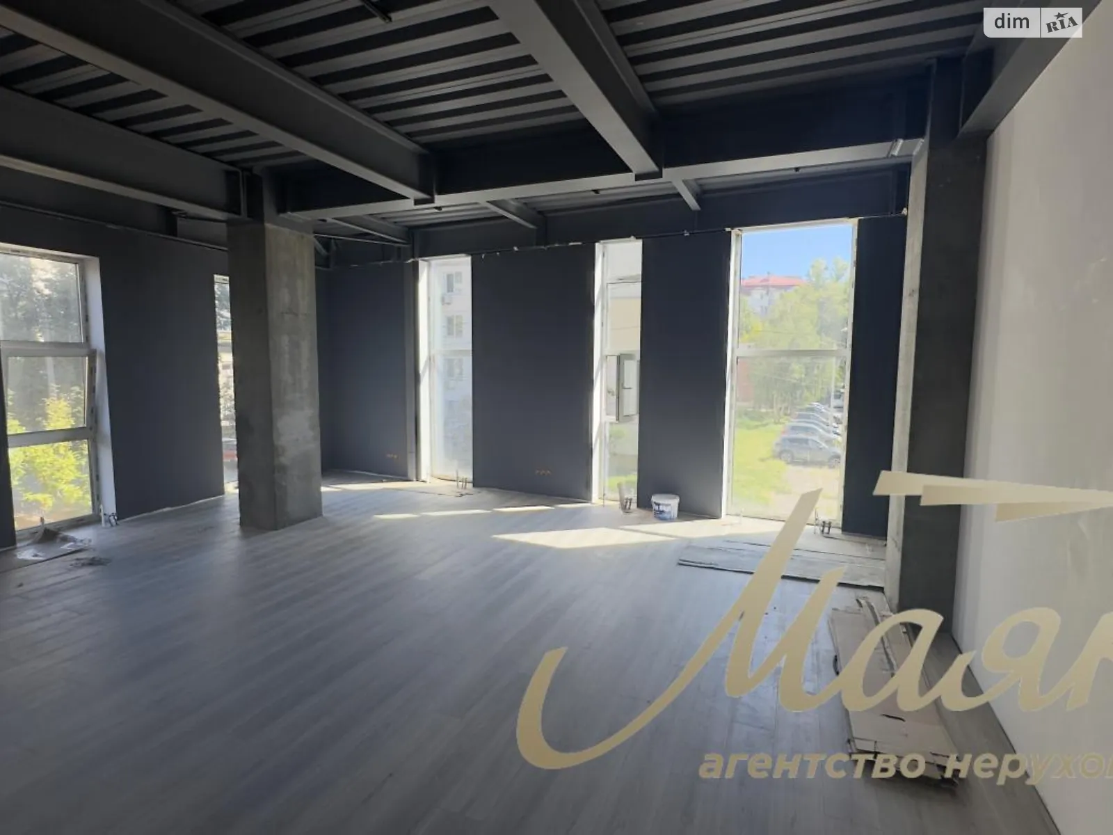 Сдается в аренду офис 560 кв. м в бизнес-центре, цена: 6160 $ - фото 1