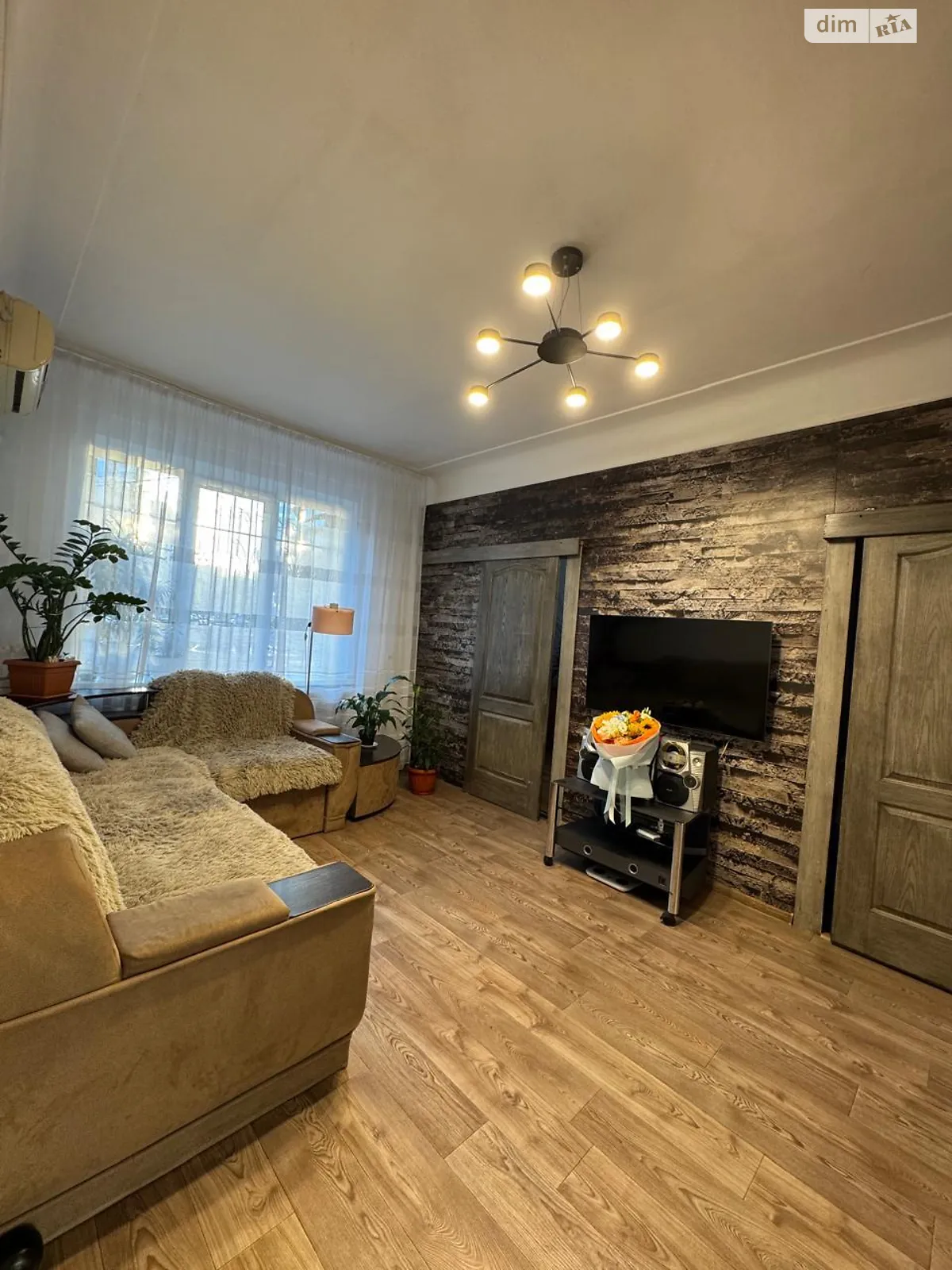 Продается 3-комнатная квартира 43.2 кв. м в Днепре, ул. Коцюбинского, 4 - фото 1