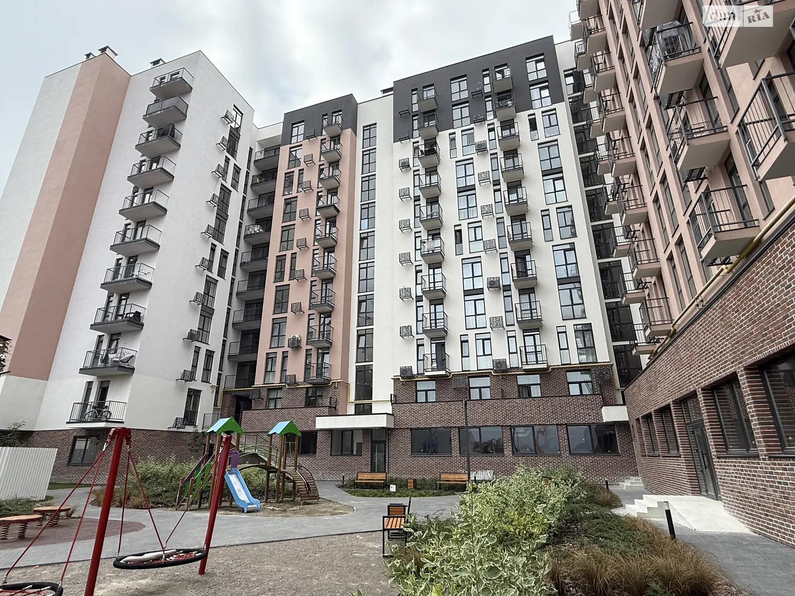 Продается 1-комнатная квартира 43.4 кв. м в Львове, ул. Под Голоском, 16Б - фото 1