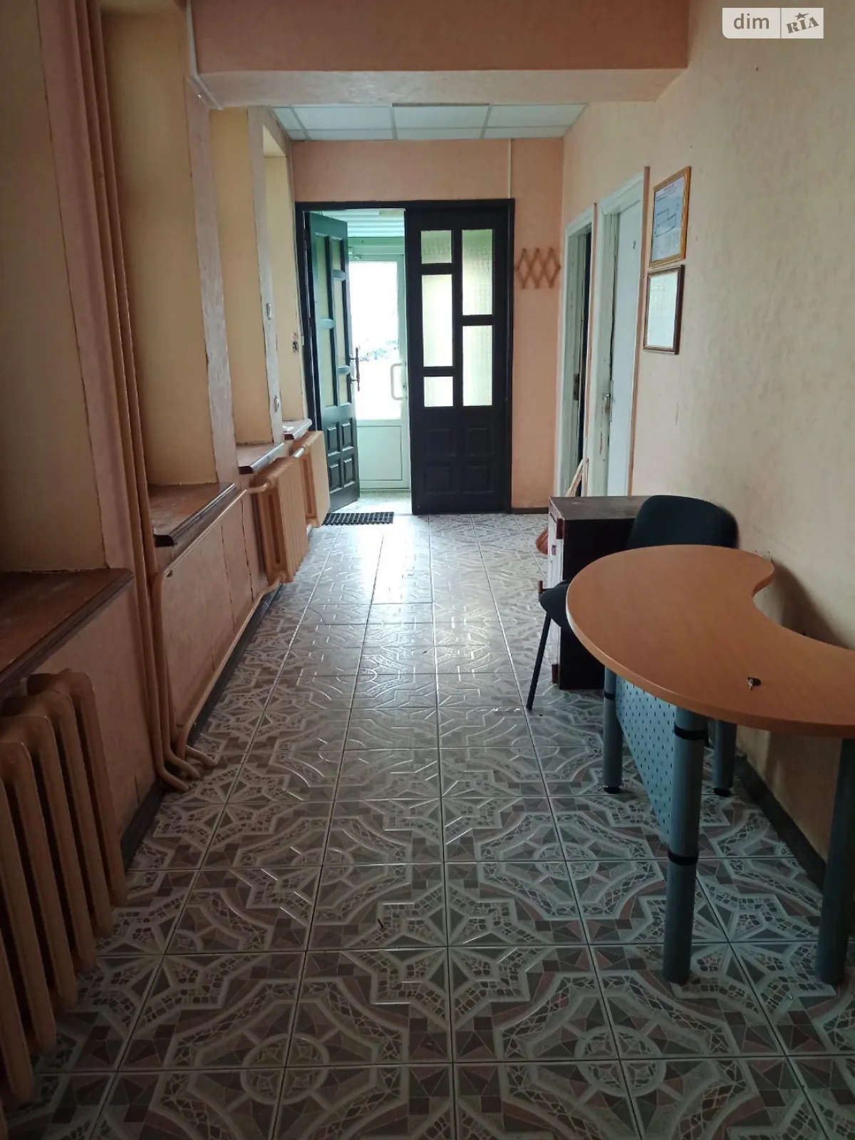 Продается офис 56.8 кв. м в бизнес-центре, цена: 50000 $ - фото 1
