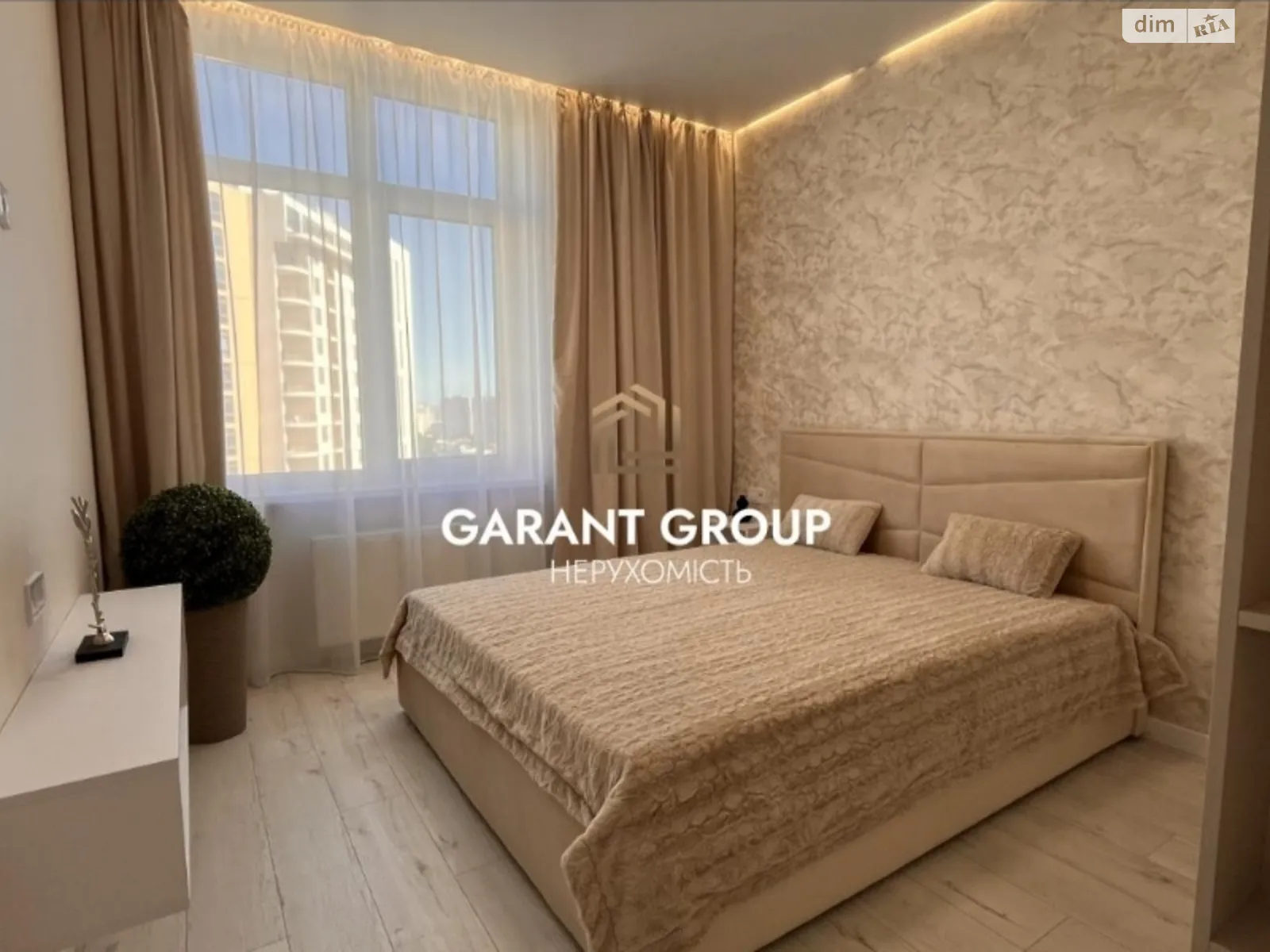 Продается 1-комнатная квартира 42 кв. м в Одессе, ул. Краснова, 1Г - фото 1