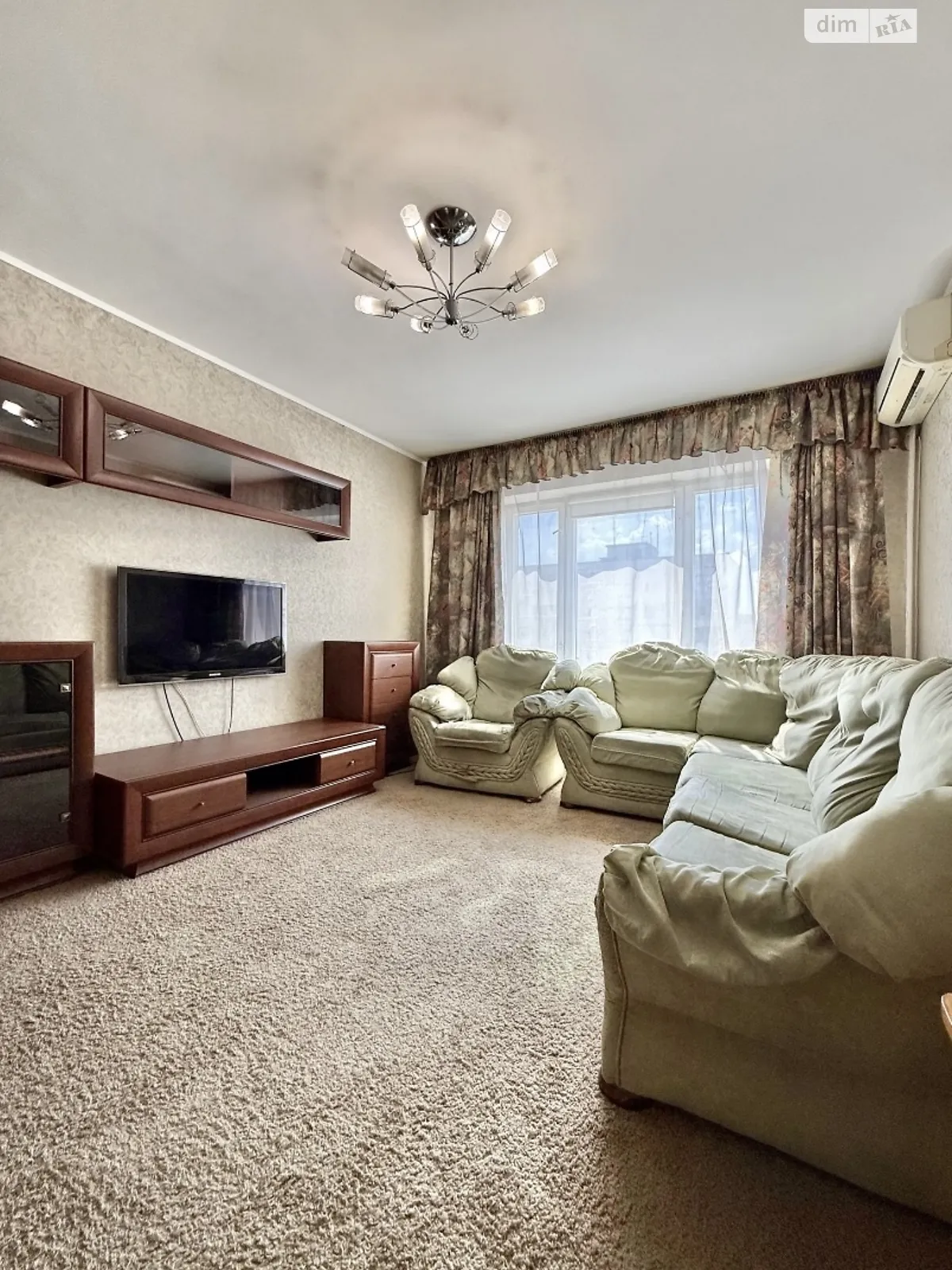 Продается 3-комнатная квартира 66 кв. м в Днепре, просп. Героев - фото 1