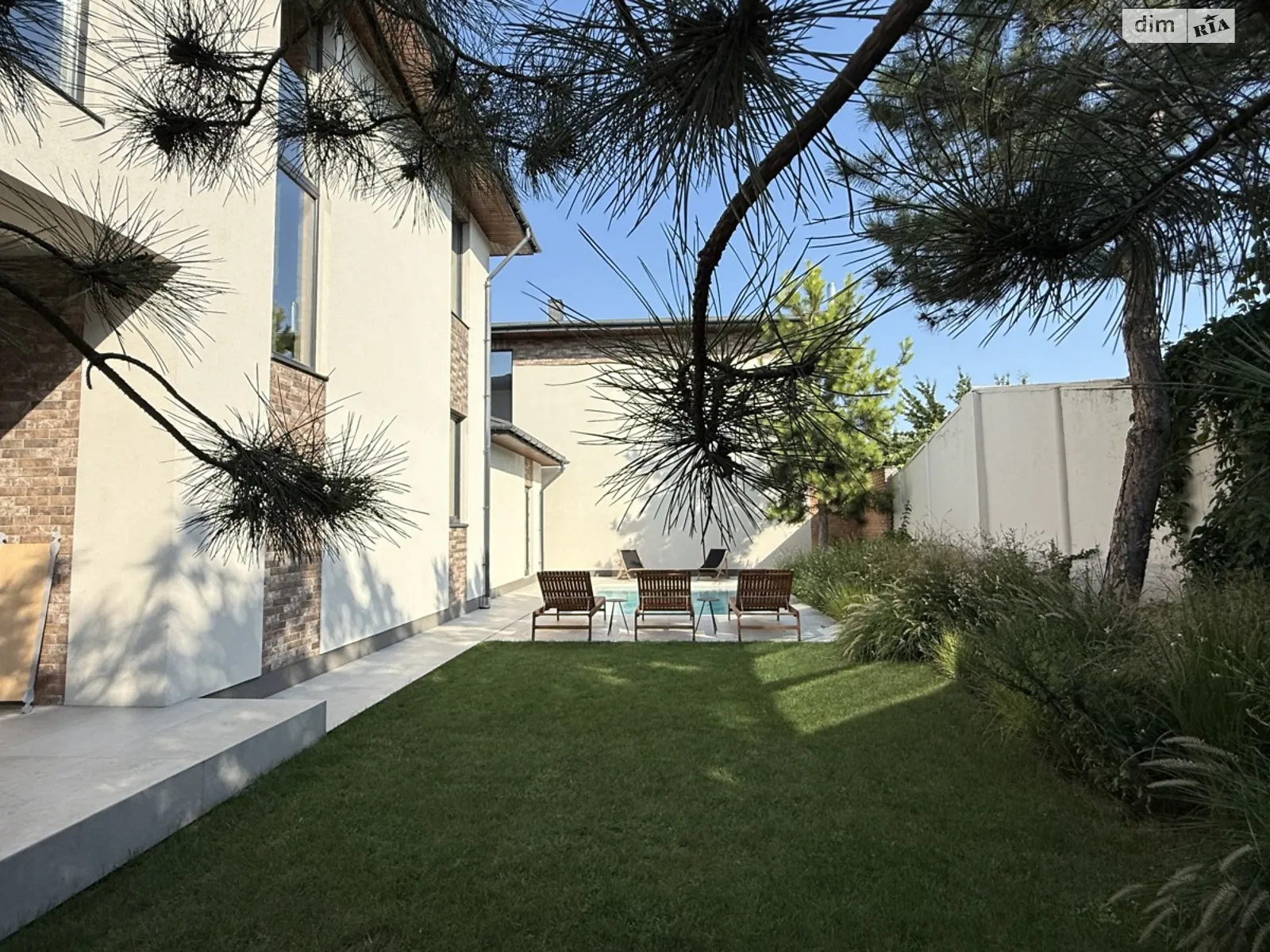 Продается дом на 2 этажа 247 кв. м с участком, цена: 525000 $ - фото 1