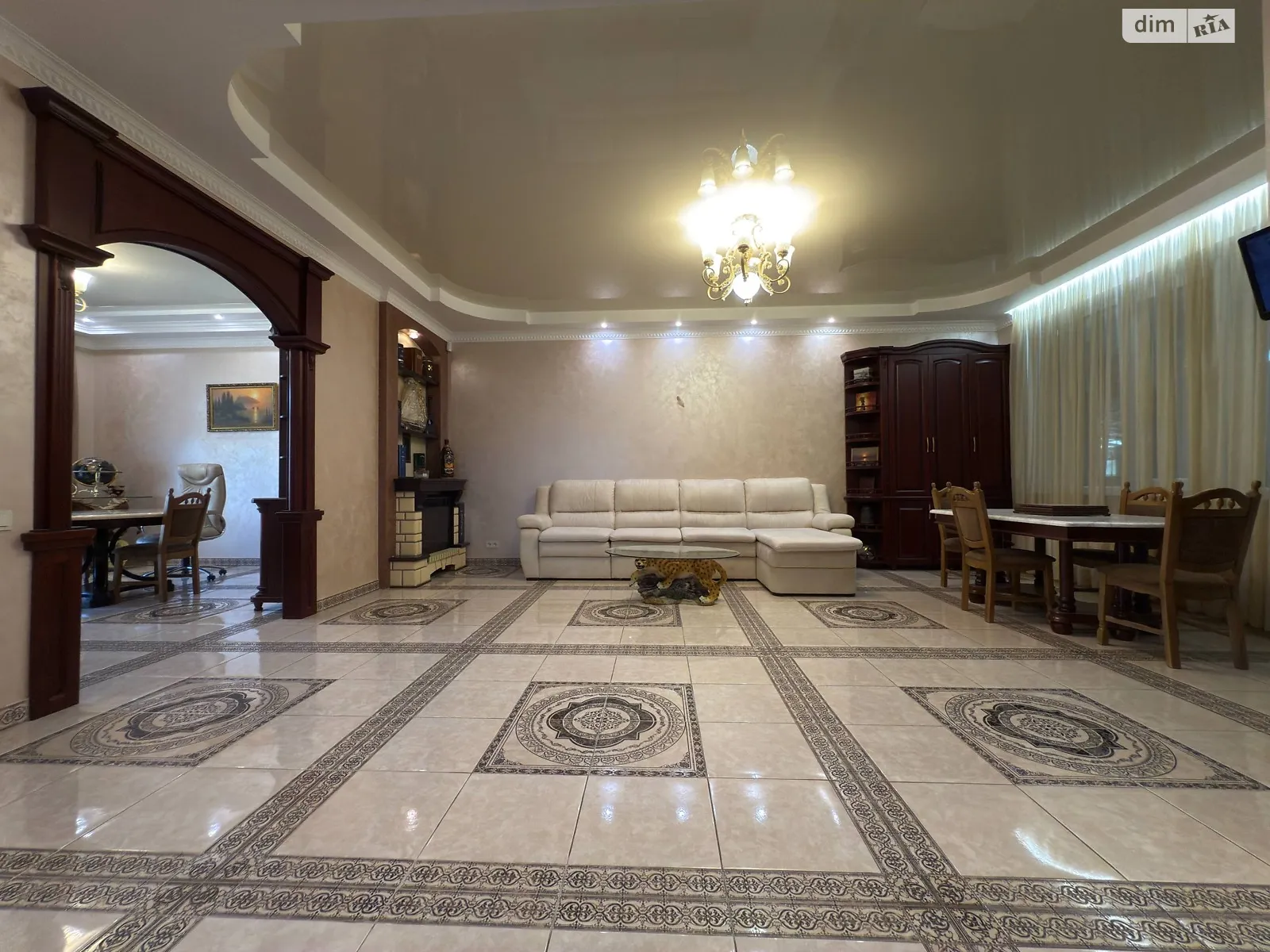 Продается дом на 2 этажа 341 кв. м с беседкой, цена: 578578 $ - фото 1