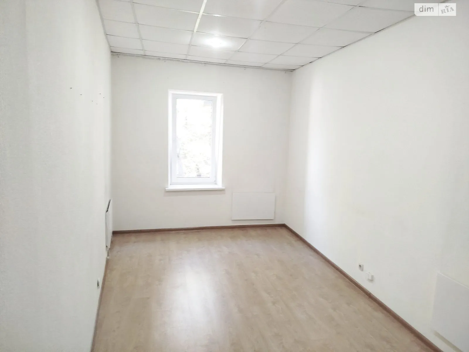 Сдается в аренду офис 20 кв. м в бизнес-центре, цена: 8040 грн - фото 1