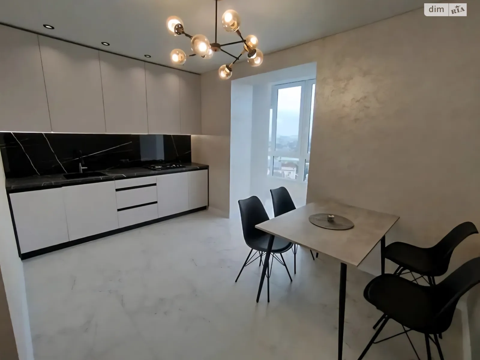 Продається 2-кімнатна квартира 56 кв. м у Івано-Франківську, вул. Отця Блавацького, 18 корпус 1 - фото 1