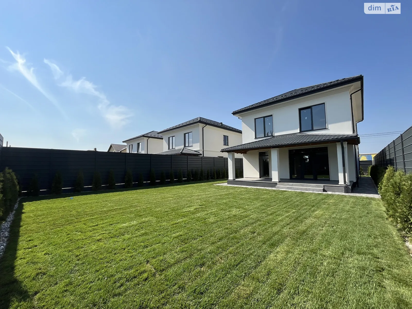 Продается дом на 2 этажа 154 кв. м с подвалом, цена: 190000 $ - фото 1